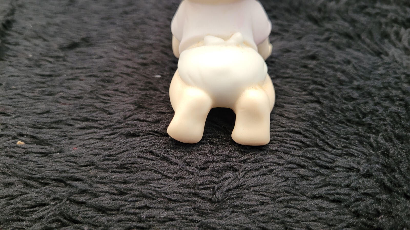 Vintage Precious Moments Figurine Baby Boy Crawling 1983 Jonathon & David E-2852