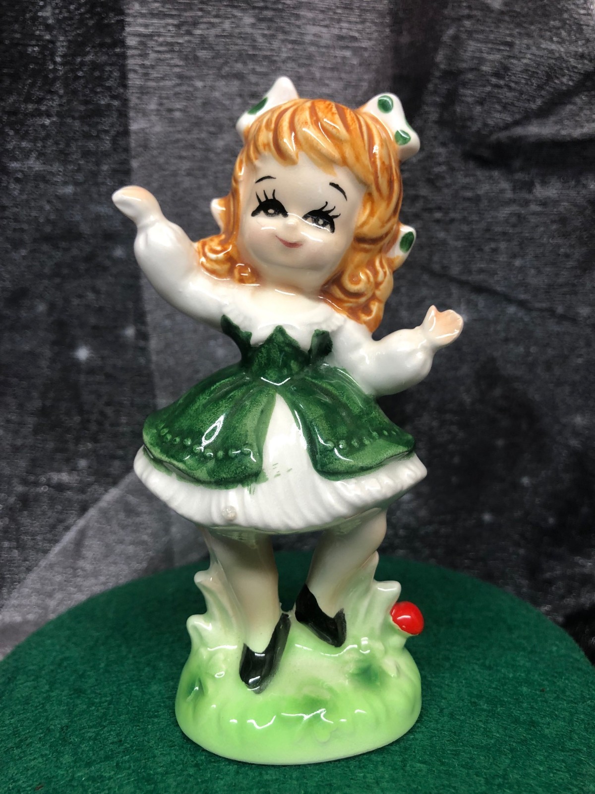 VTG LEFTON St Patrick’s Day Irish Girl Boy Figurine Leprechaun Dancing Kissing 2