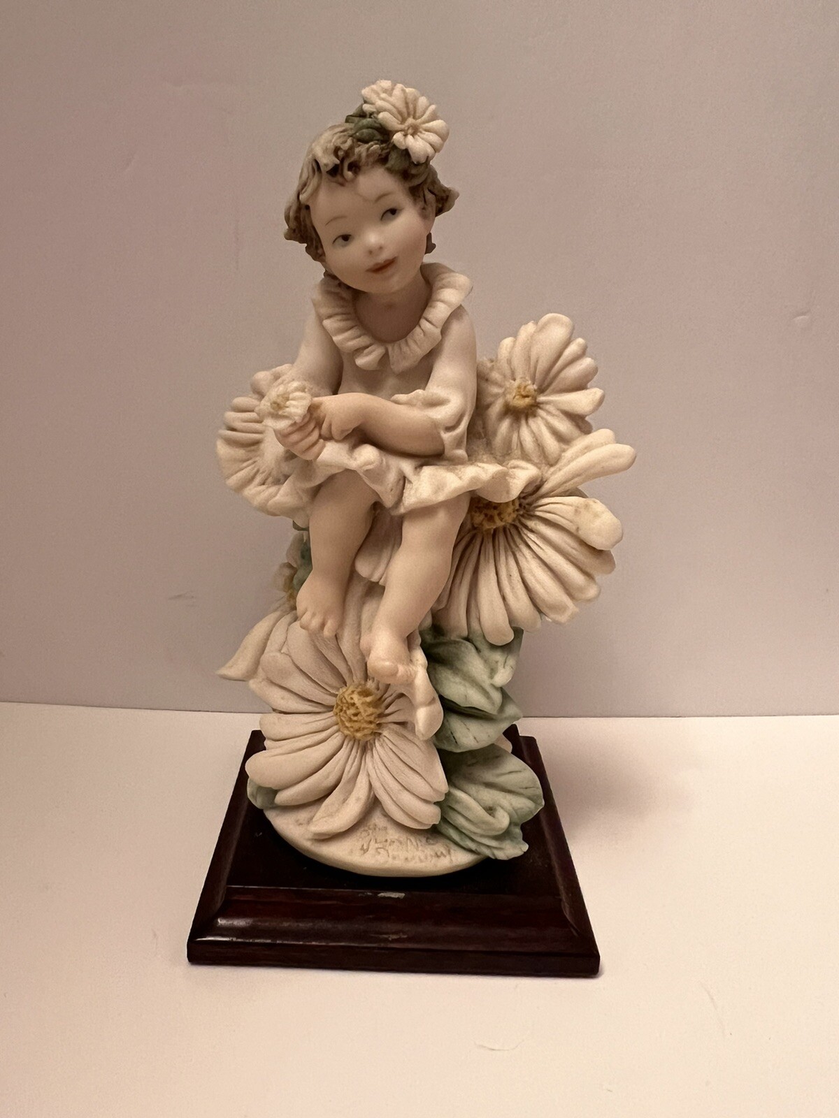 Giuseppe Armani Babette 1328C 2000 Mother’s Day Capodimonte Statue Florence Sign