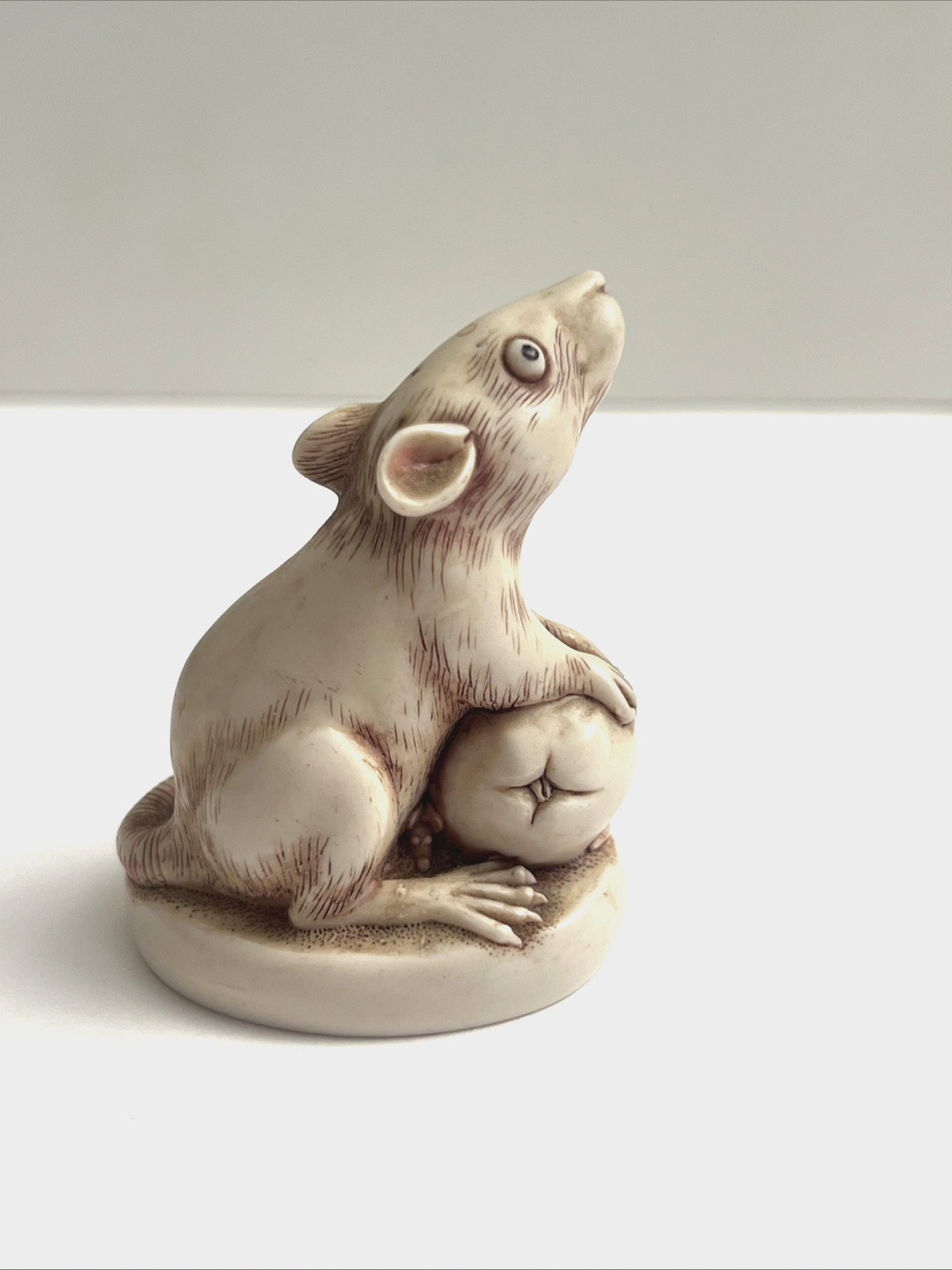 Vintage 2000 Harmony Kingdom Finky Mouse & Apple Figurine Made in England