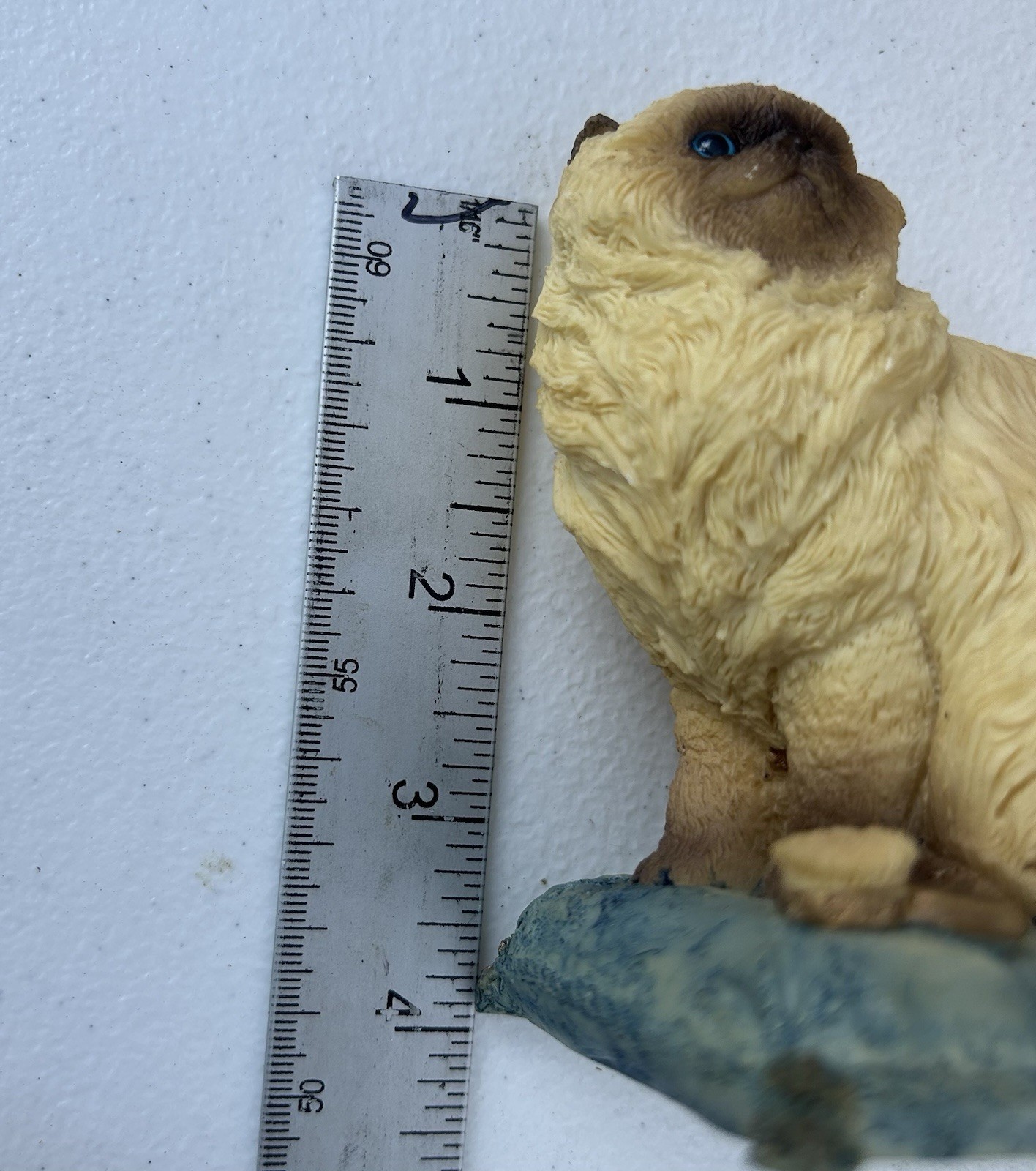 Stone Critters Sitting Pretty Persian Cat SC-1047 Blue Eyes