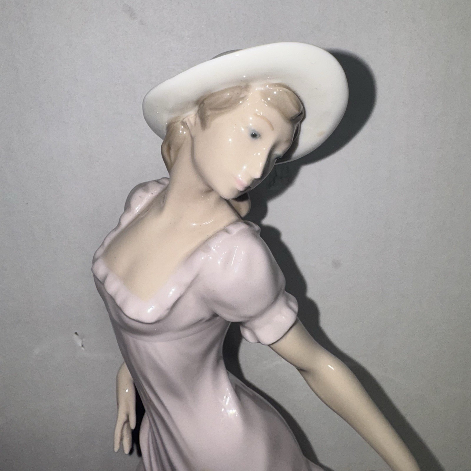 Vintage NAO By Lladro Elegant Lady Porcelain Figurine Made In Spain #764/10764