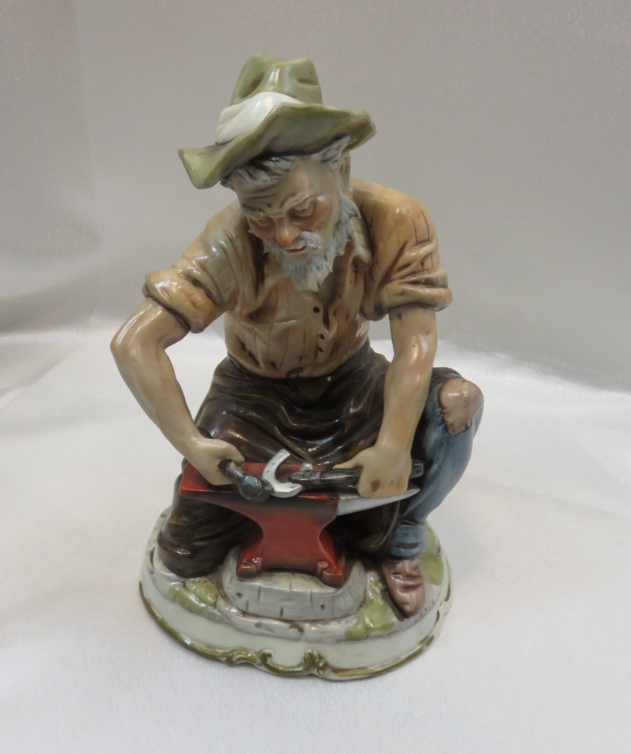 Ceramica Creativa Napcoware – Blacksmith Figurine – Statue Vintage 1960s