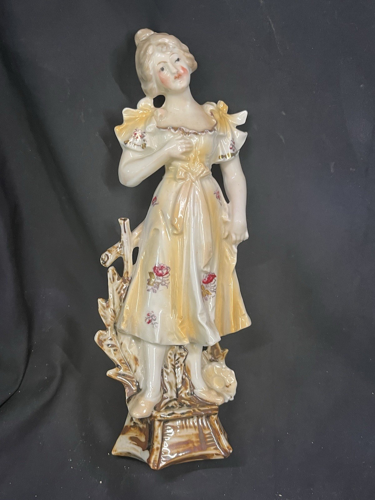 Germany Figurine #5308 Woman Standing with gold details