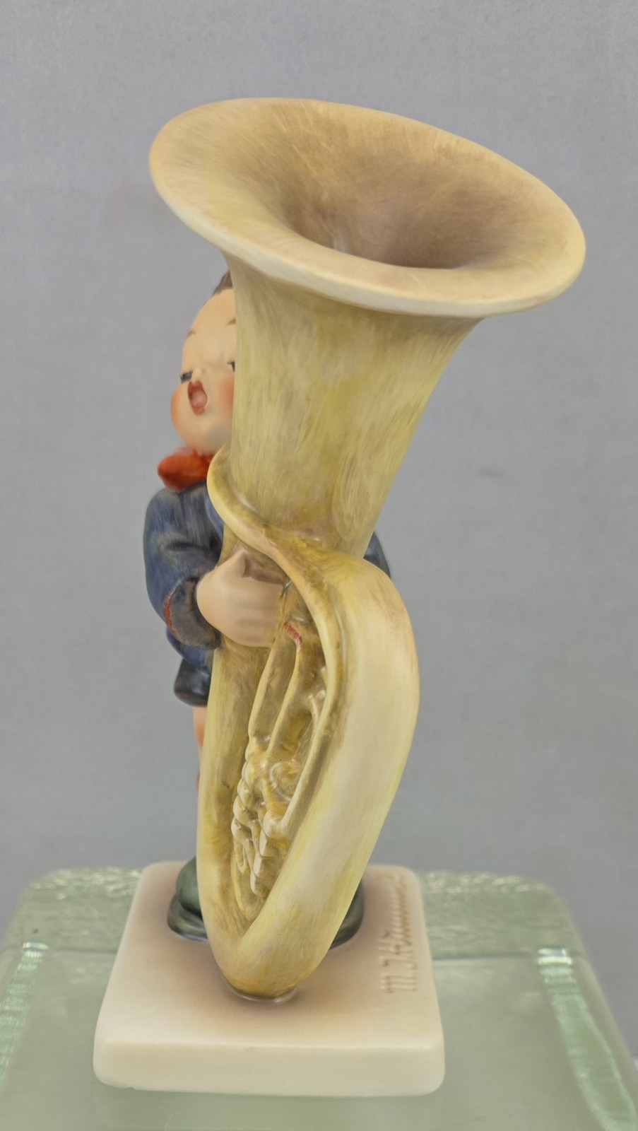 GOEBEL M.I.HUMMEL Figurine #437 The Tuba Player 6″ – 1988 – W. Germany