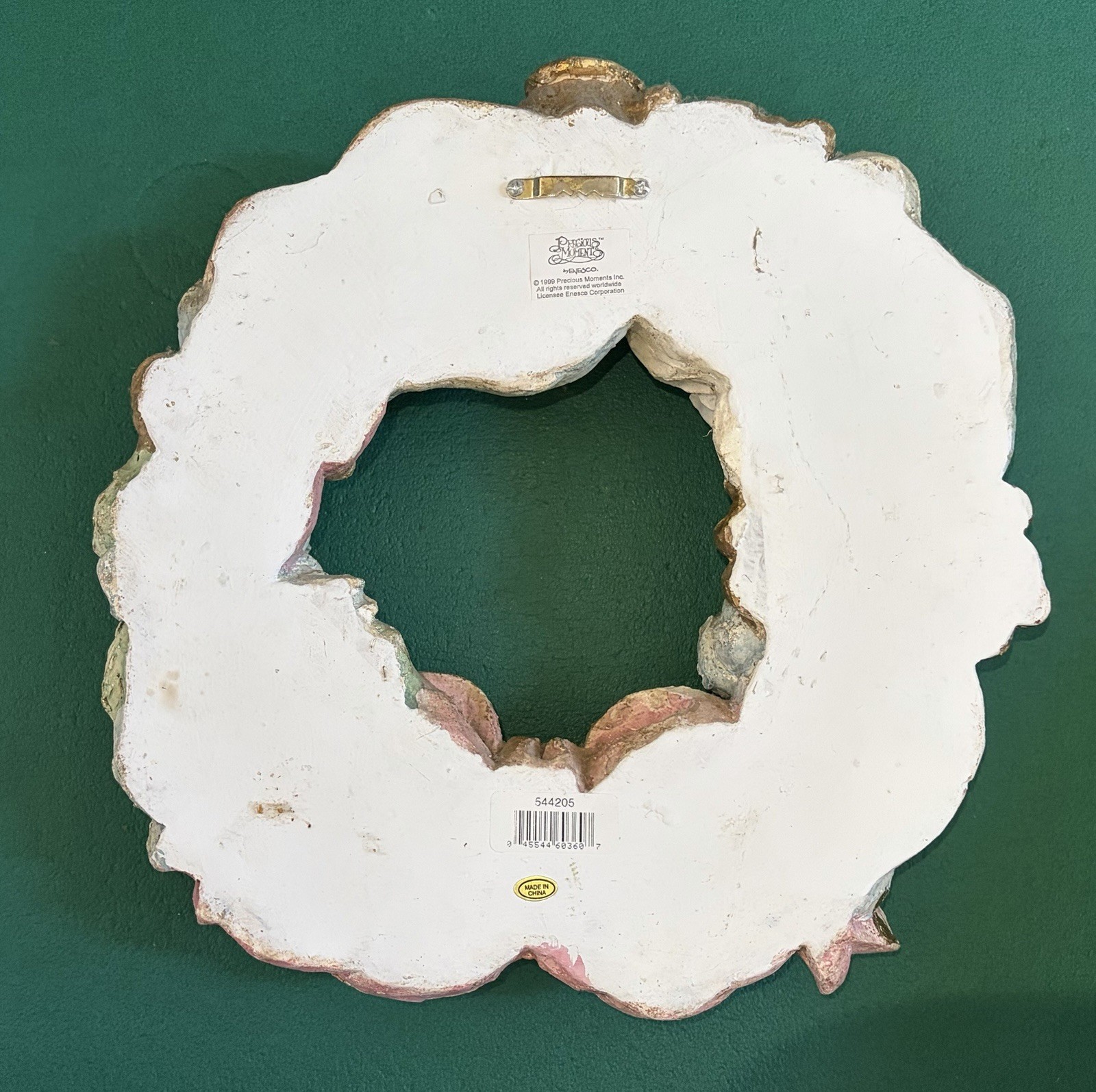 Precious Moments Rare Trio of Angels Wreath with Holiday Pink Bow Tie Enesco 11”