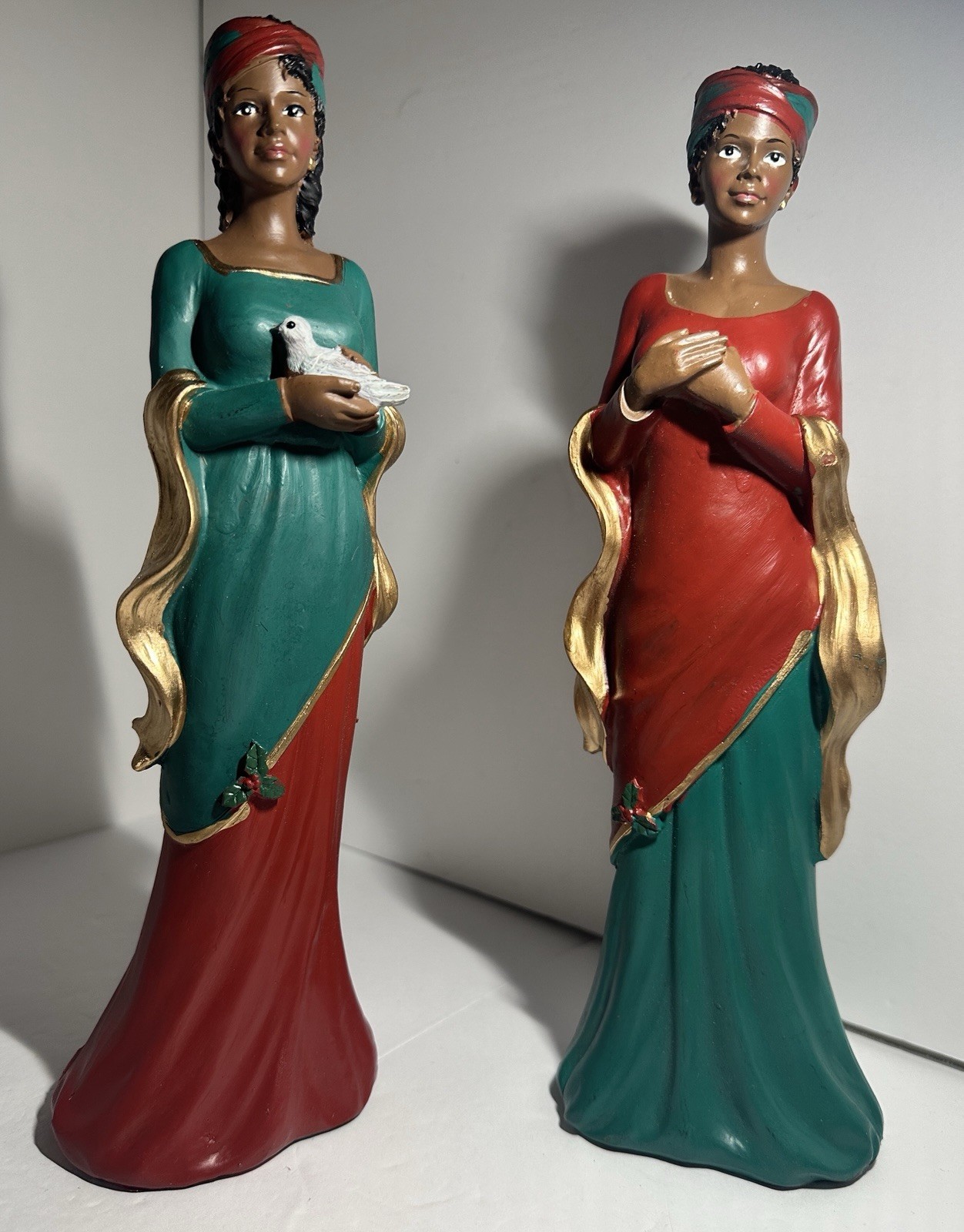 Decor Boyd Collection Ltd Mose Chin Signed Women Figurines Set of 2 13in Resin