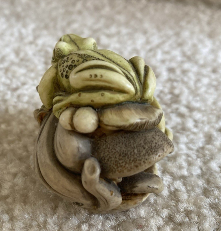 Harmony Kingdom Lover’s Leap Frogs on Mushrooms Figurine Trinket Box FREE SHIP