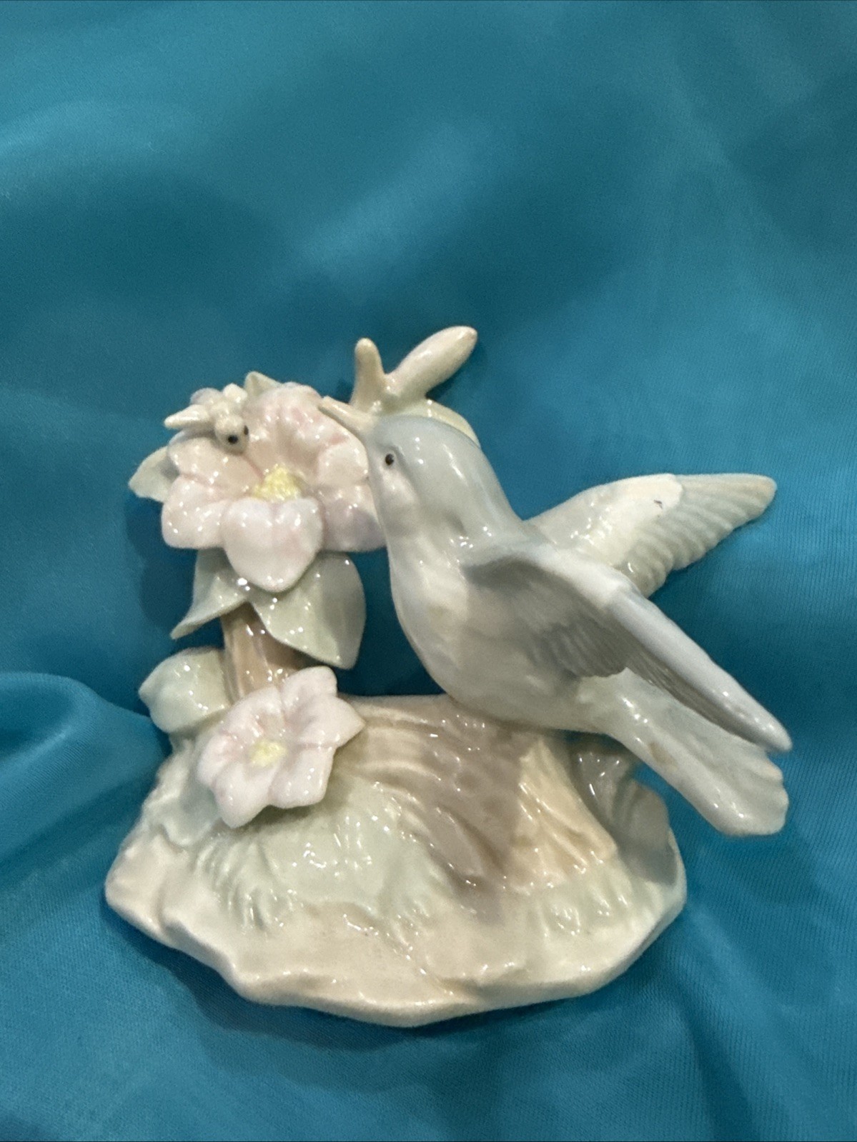 Vintage porcelain figurine, a George Good (or Gaylord George Good) Kensington