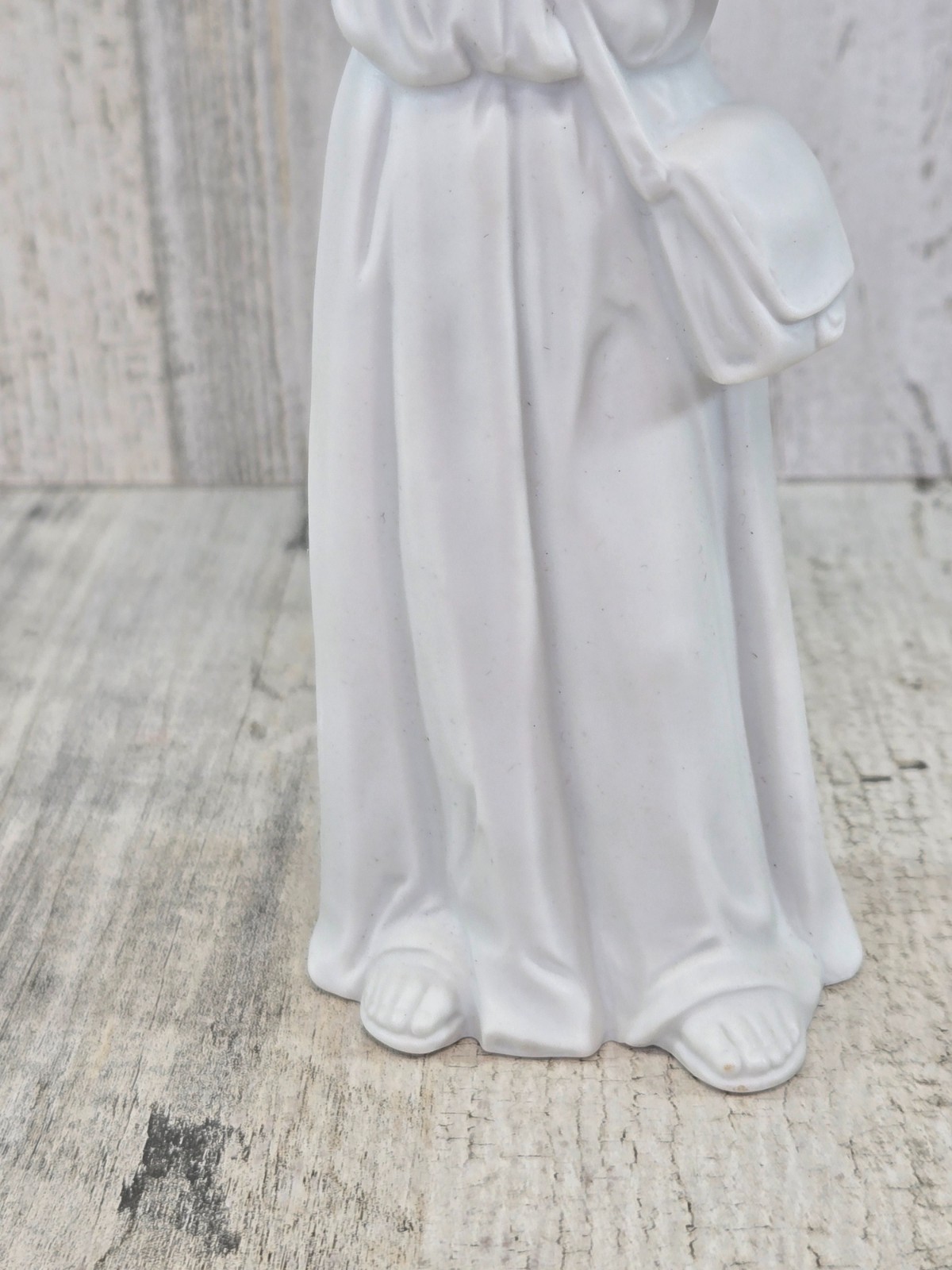 Homco 1984 White Bisque Nativity Shepherd Boy with Lamb #5620