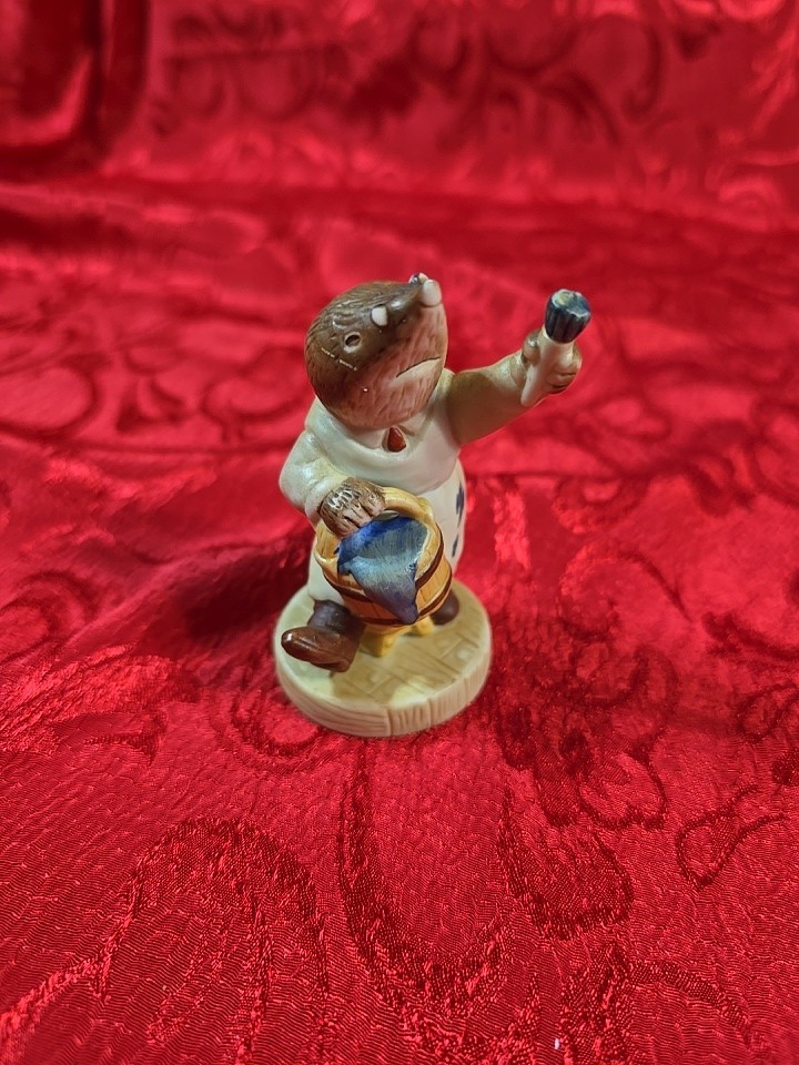 1981 Wind In The Willows Mole River Figurine by Sigma Ceramic Quilt Vintage