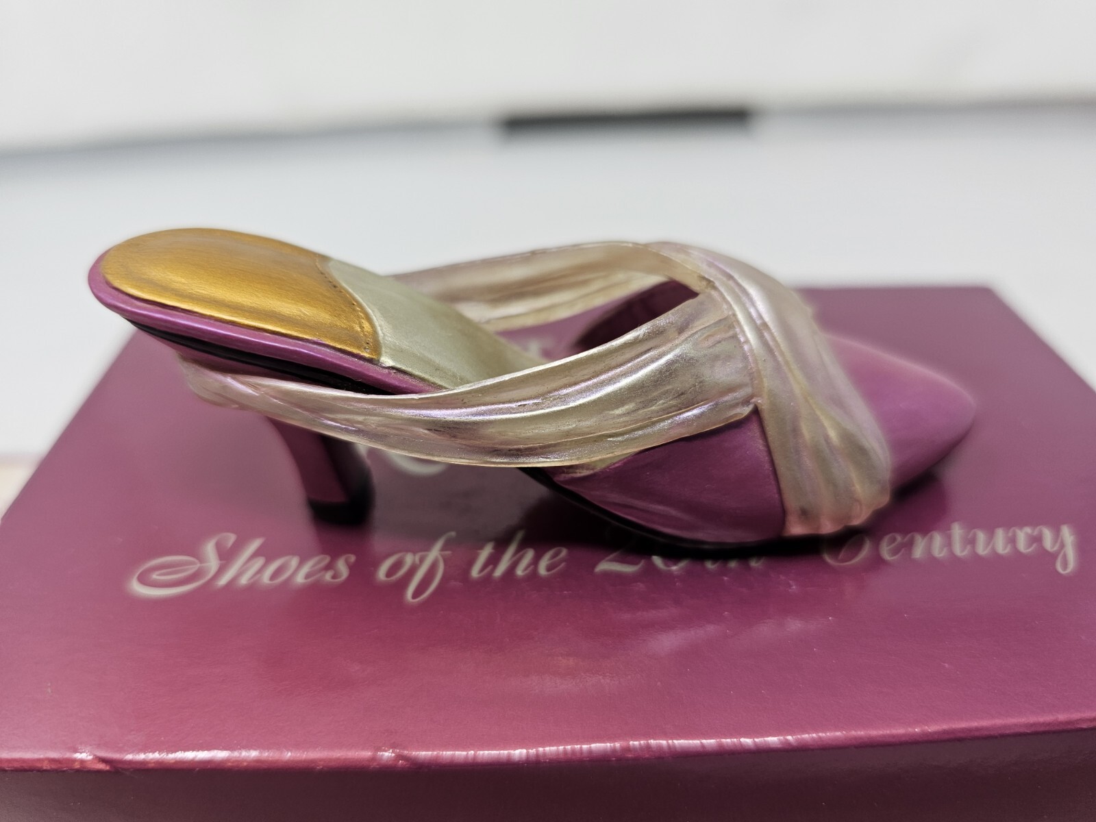 JUST THE RIGHT SHOE- Elegant Affair 25049 Shoes Of The 20th Century 1999 1
