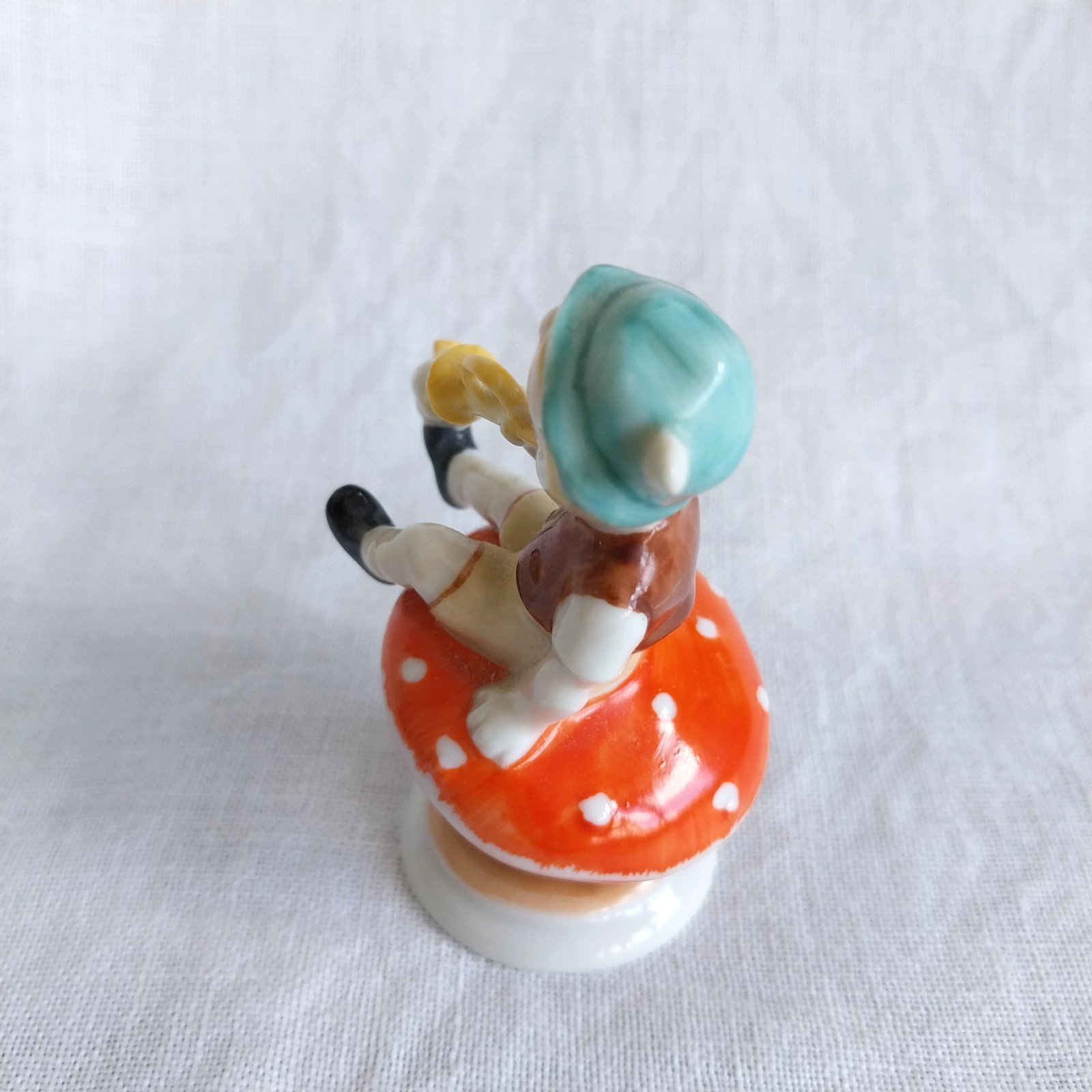 Metzler and Ortloff Porcelain Figurine Boy Sitting on the Mushroom As Is