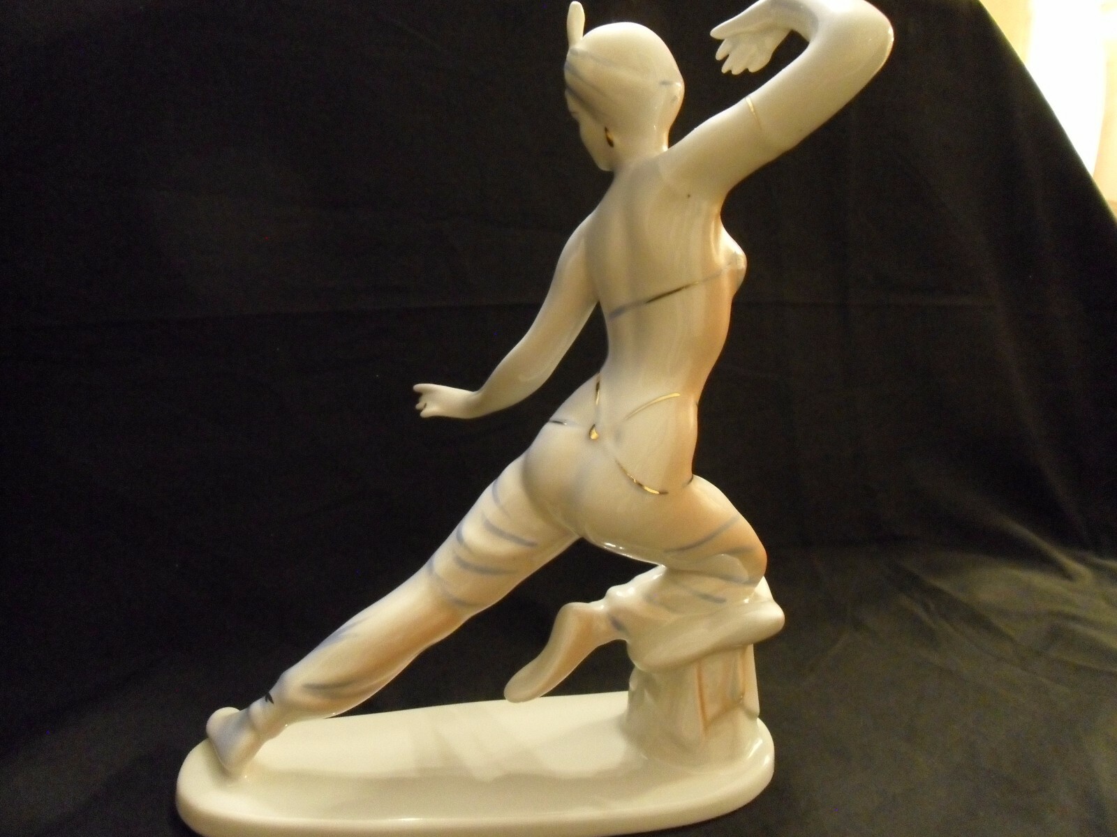 RARE ART DECO PORCELAIN STATUE FIGURE OF EROTIC DENCER, HOLLOHAZA MARK HUNGARIAN