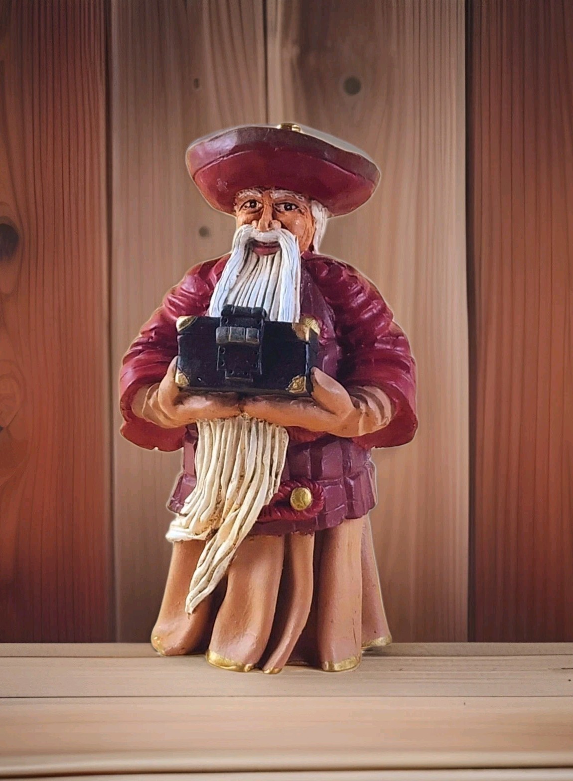 1988 J&D Creations, # 1414 Ancient Chinese Wizard Figurine w/ Chest, 7.5″ Tall