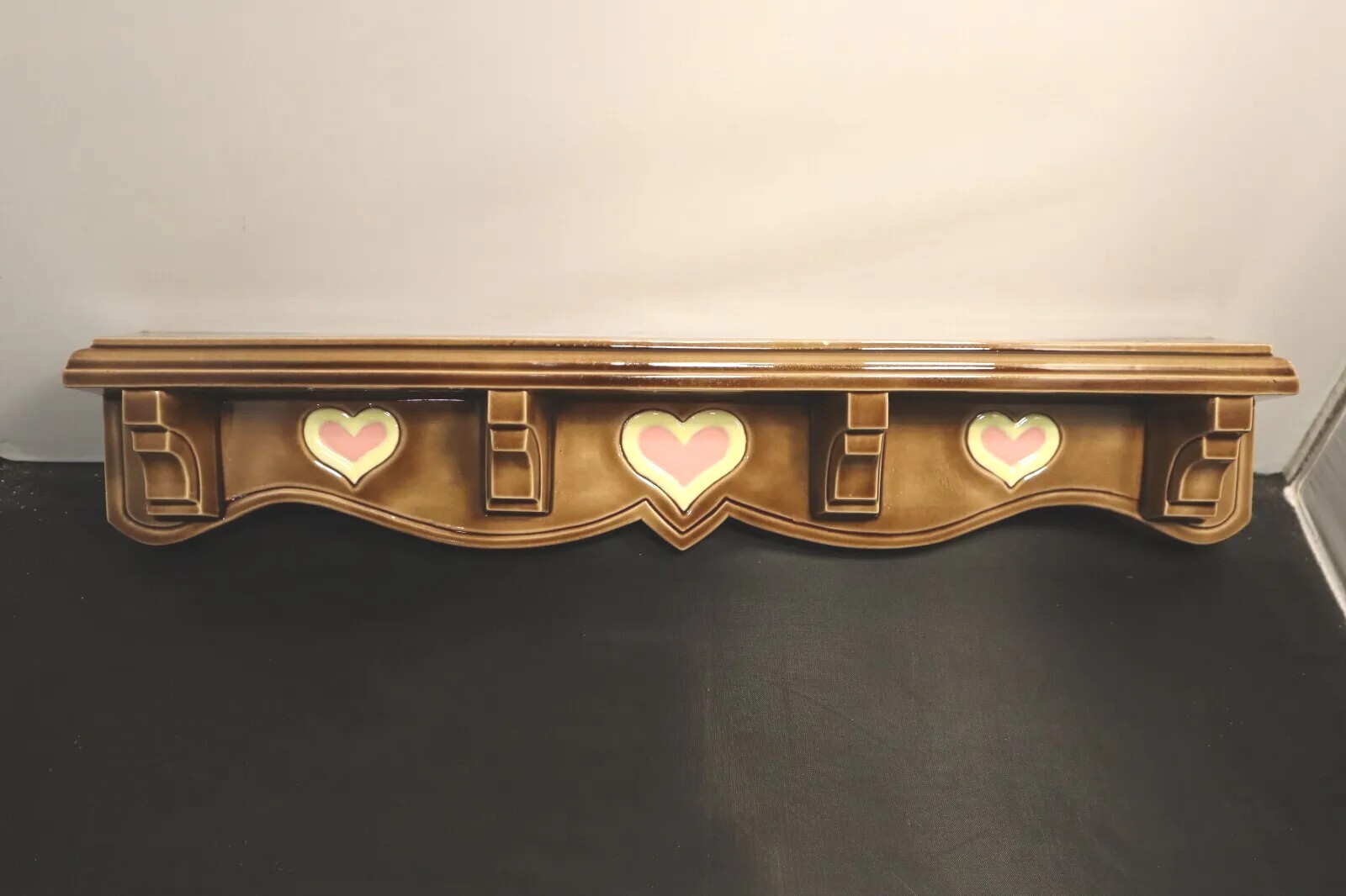 VINTAGE PORCELAIN SHELF 19 IN WIDE 3 IN DEEP MADE 1991 HANGING WALL ART