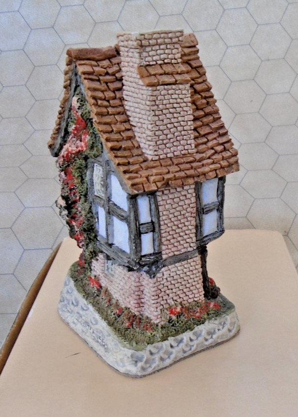 Davide Winter: Spinner’s Cottage – 10mm N Scale Miniature