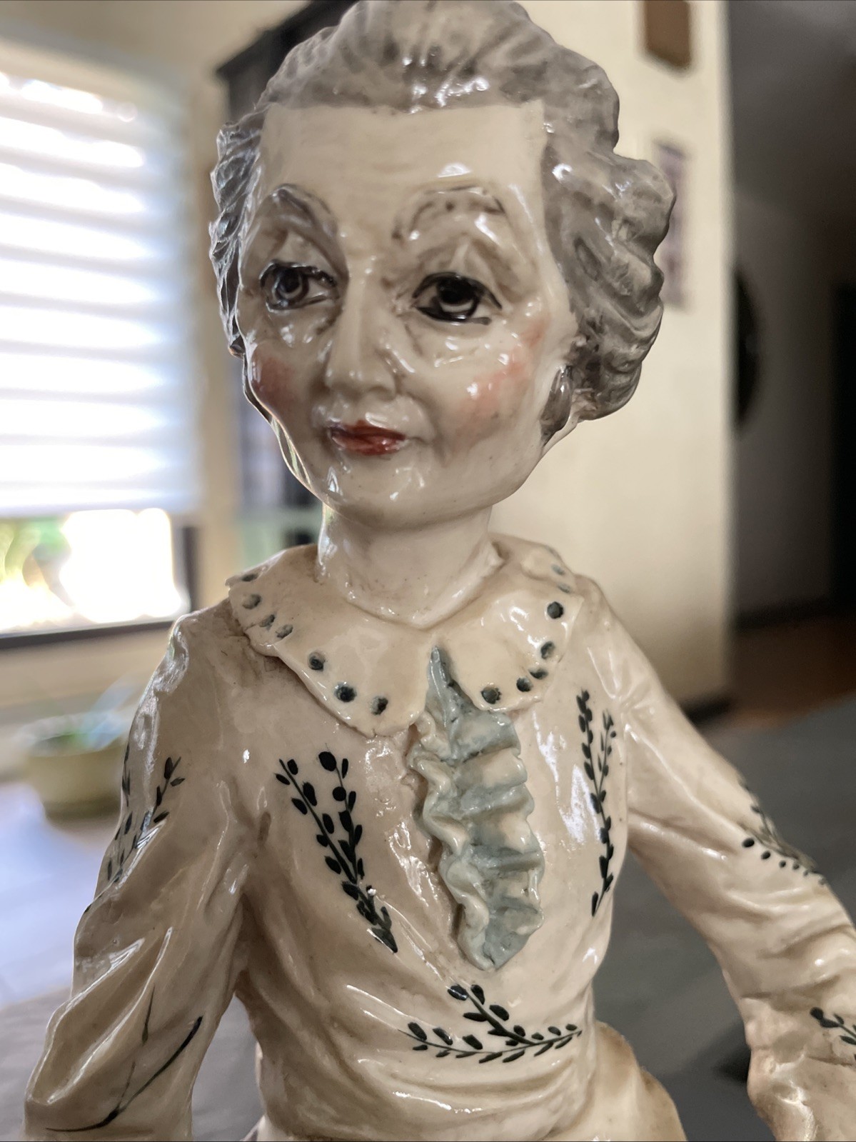 Vintage Auro Belcari Dear Sculpture Old Lady Brick Wall Capodimonte Figure 10″