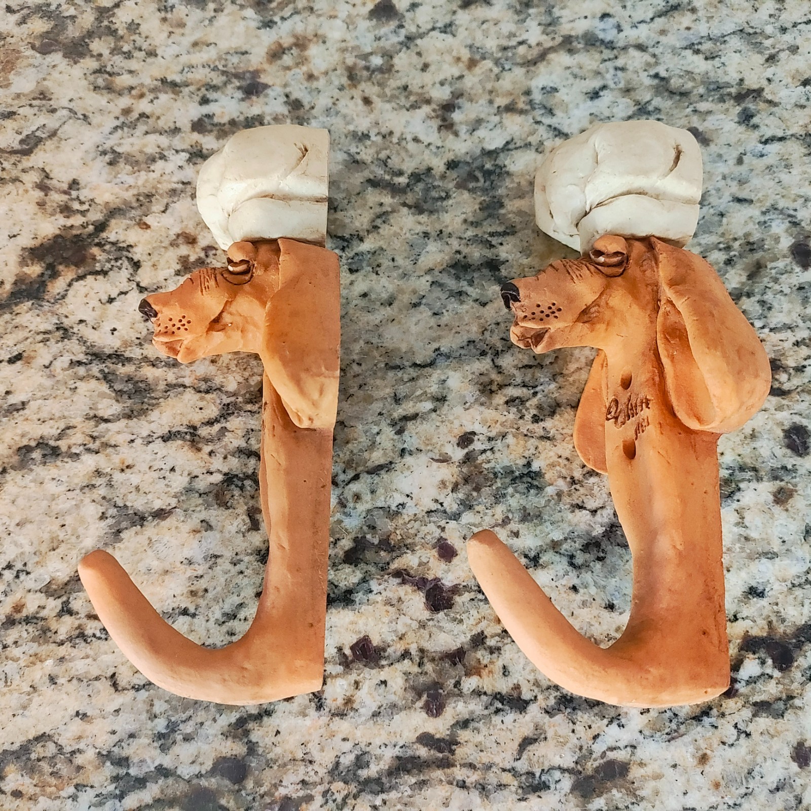 Set of 5 Bloodhound Dogs Olsen Curious Creations Figural Wall Hooks Vintage 1982