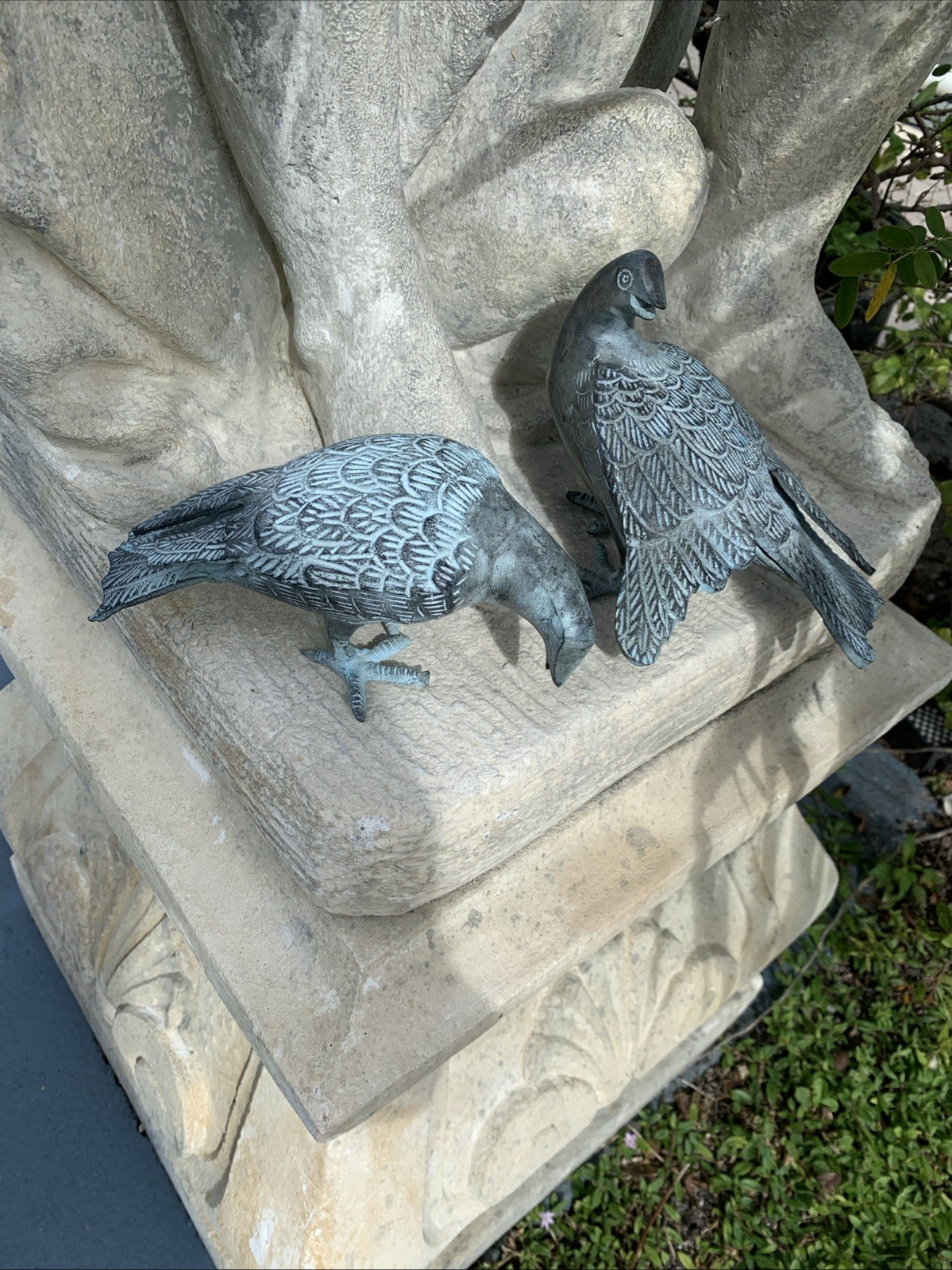 2 Bronze Bird Statues Figurines Pigeons Vintage Doves Pair