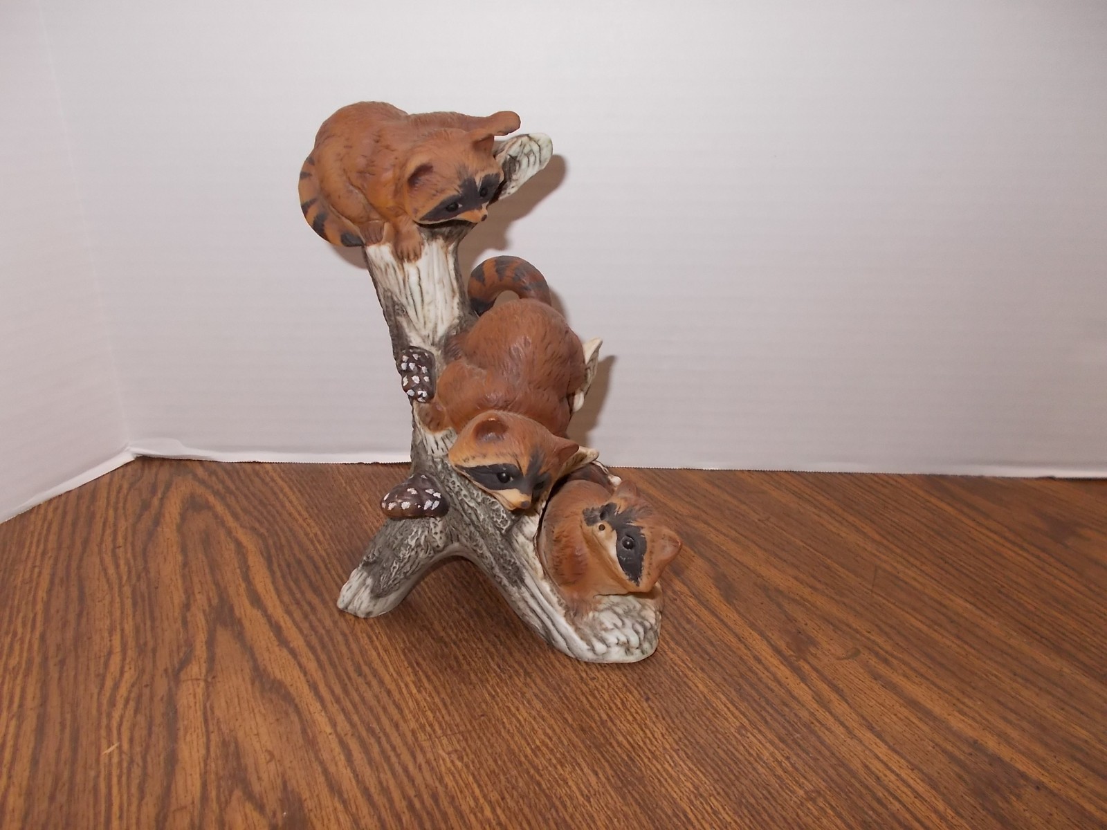 3 raccoons homco home interiors masterpiece hand painted Excellent Shape