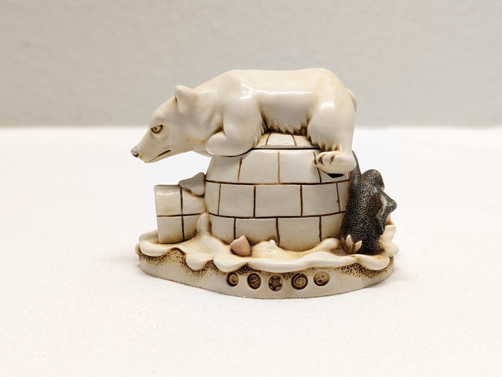Harmony Kingdom Polar Bear & Penguin Igloo When Nature Calls! With Box 🐻‍❄️ 🐧