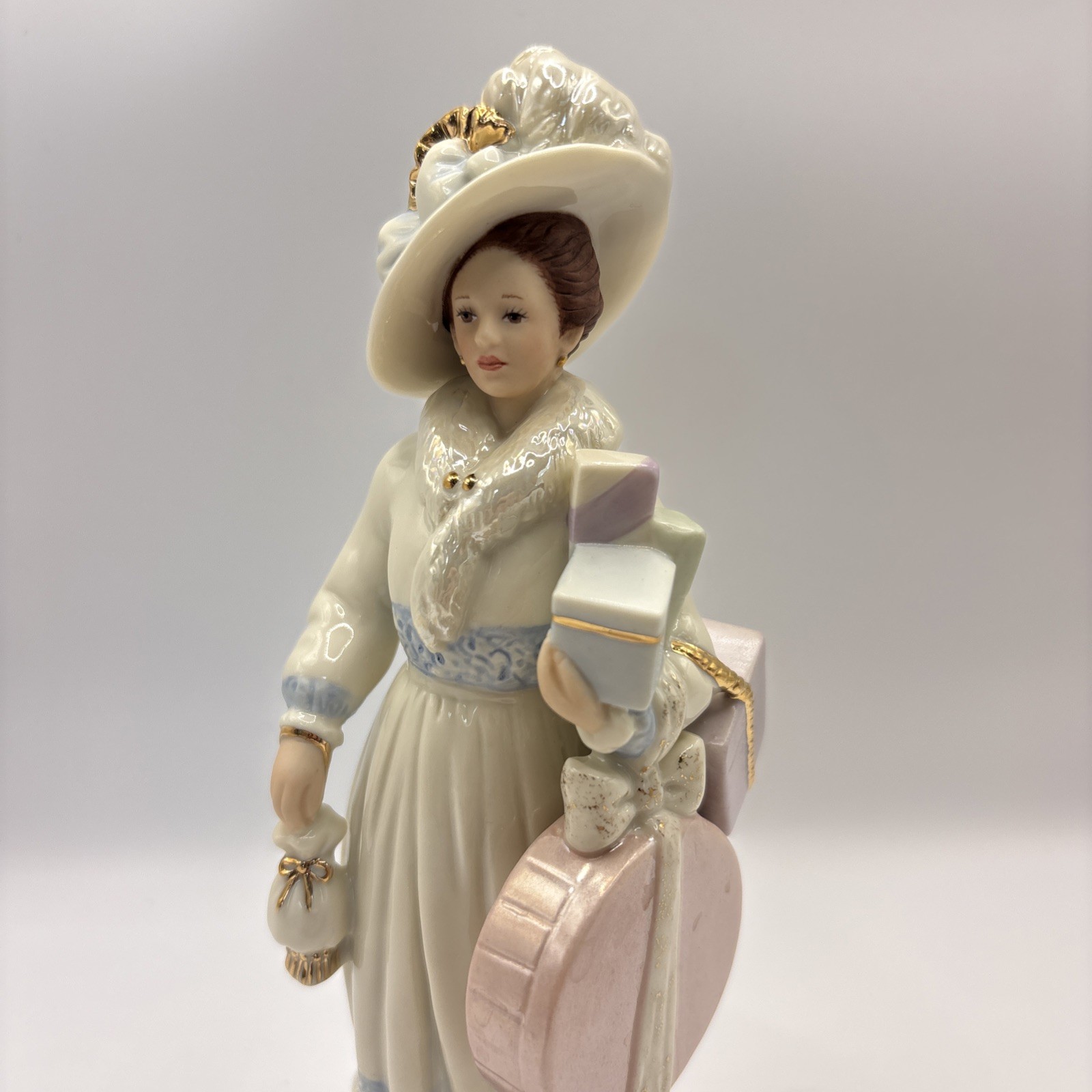 LENOX SHOPPING IN PARIS ’20s Fashion Figurine