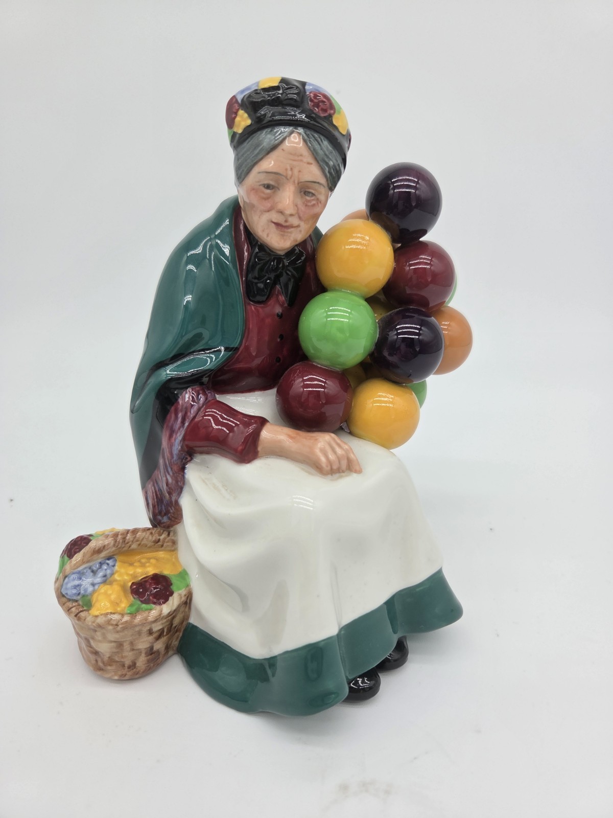 Royal Doulton Ceramic Figurine The Old Balloon Seller HN- 1315 Vintage