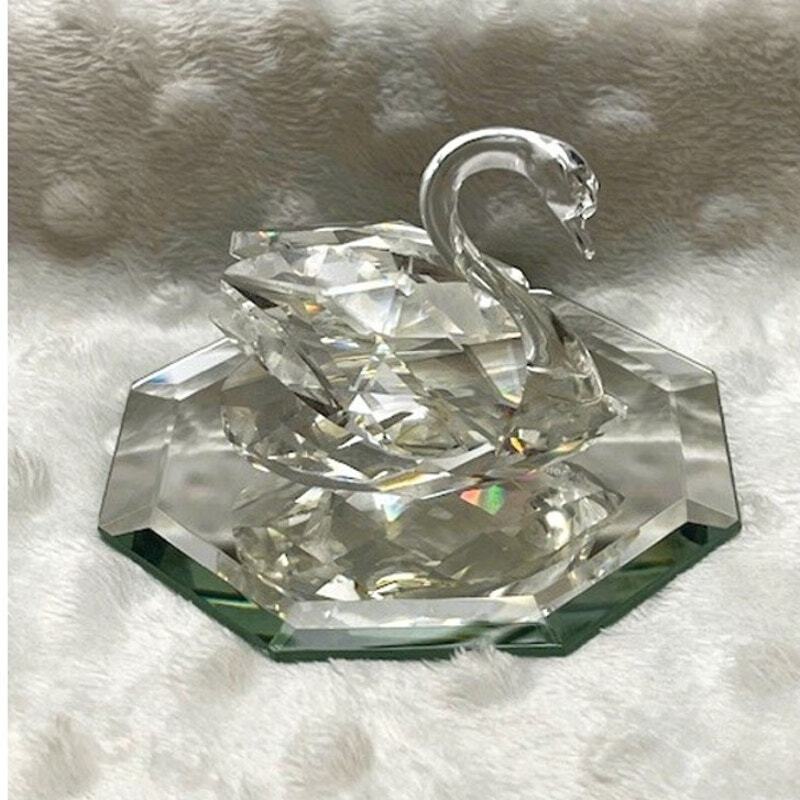 Vintage Swarovski Beauties of the Lake Crystal Swan (Medium)w/Mirror-Retired
