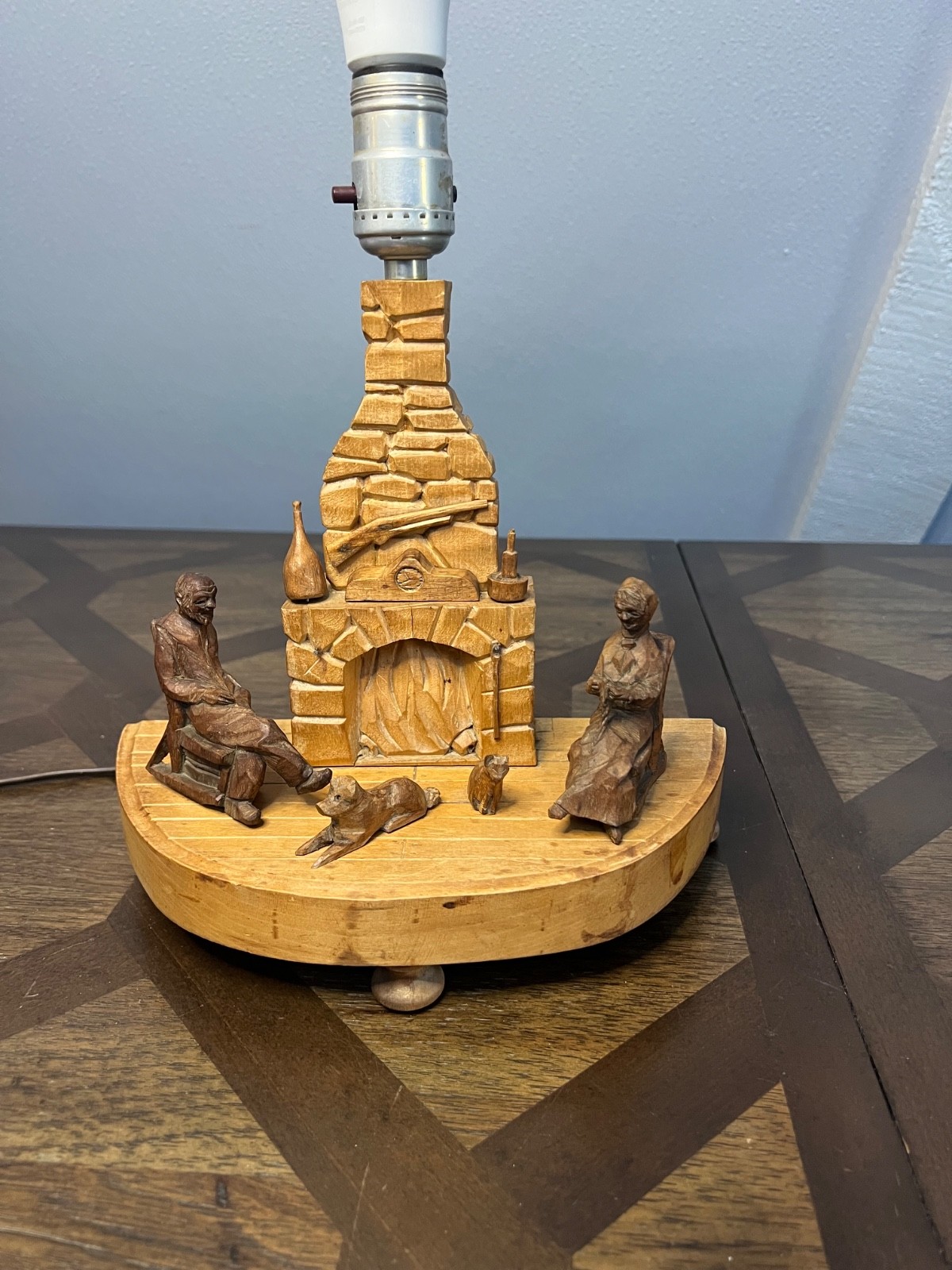 WOOD CARVING TABLE LAMP-FOLK ART W/ PEOPLE-DOG-CAT FIREPLACE,ETC-WORKING