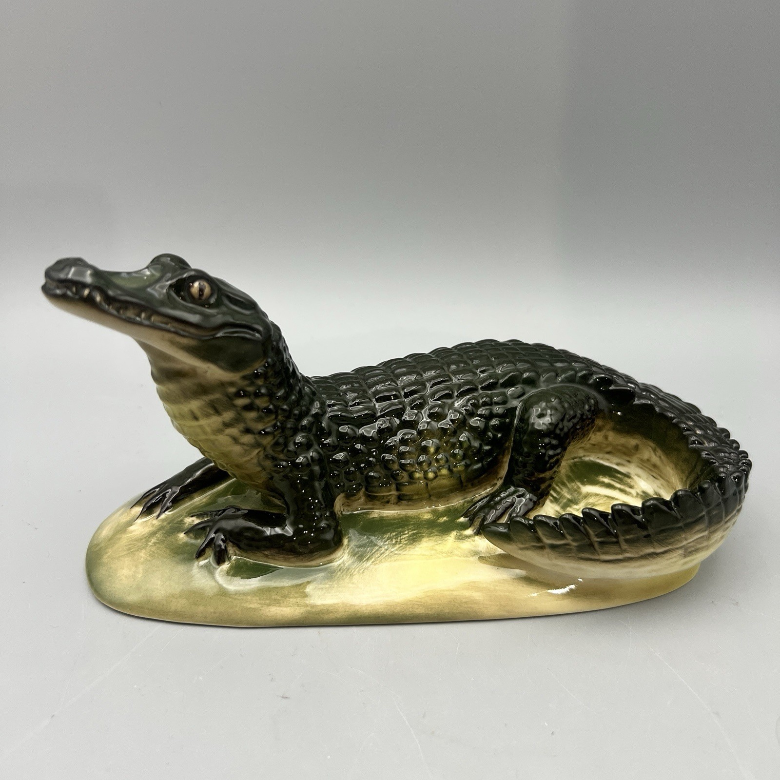 Vintage Lomonosov Russian Porcelain Crocodile Allegator Figurine 7.5″H