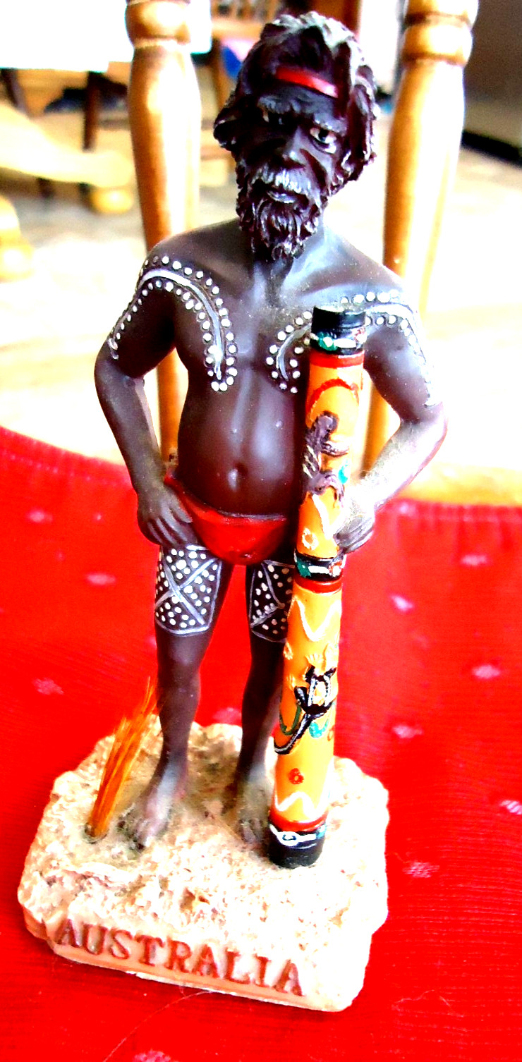 ABORIGINIAL FIGURINE AUSTRALIA MAN WITH INTRICATE PAINT CARVING RESIN WOOD BASE