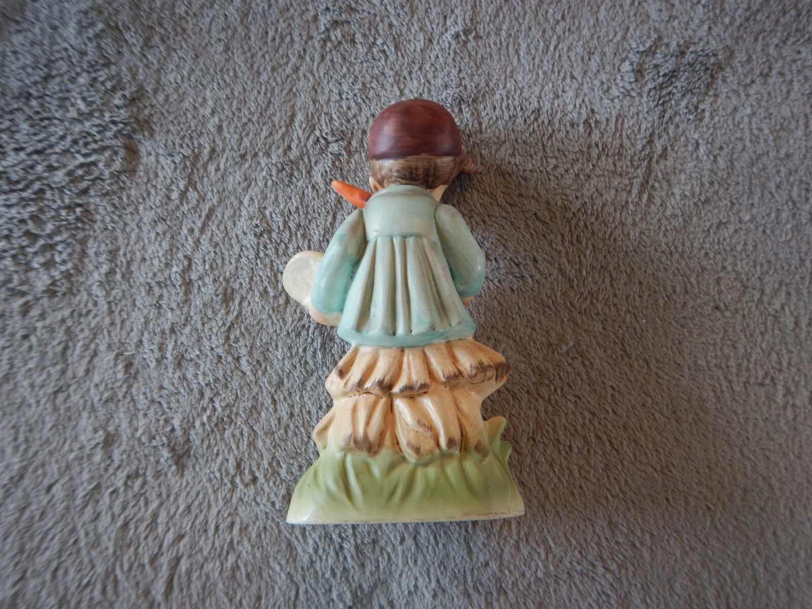 Royal Crown 6.5″ Ceramic Figurine – Little Artist