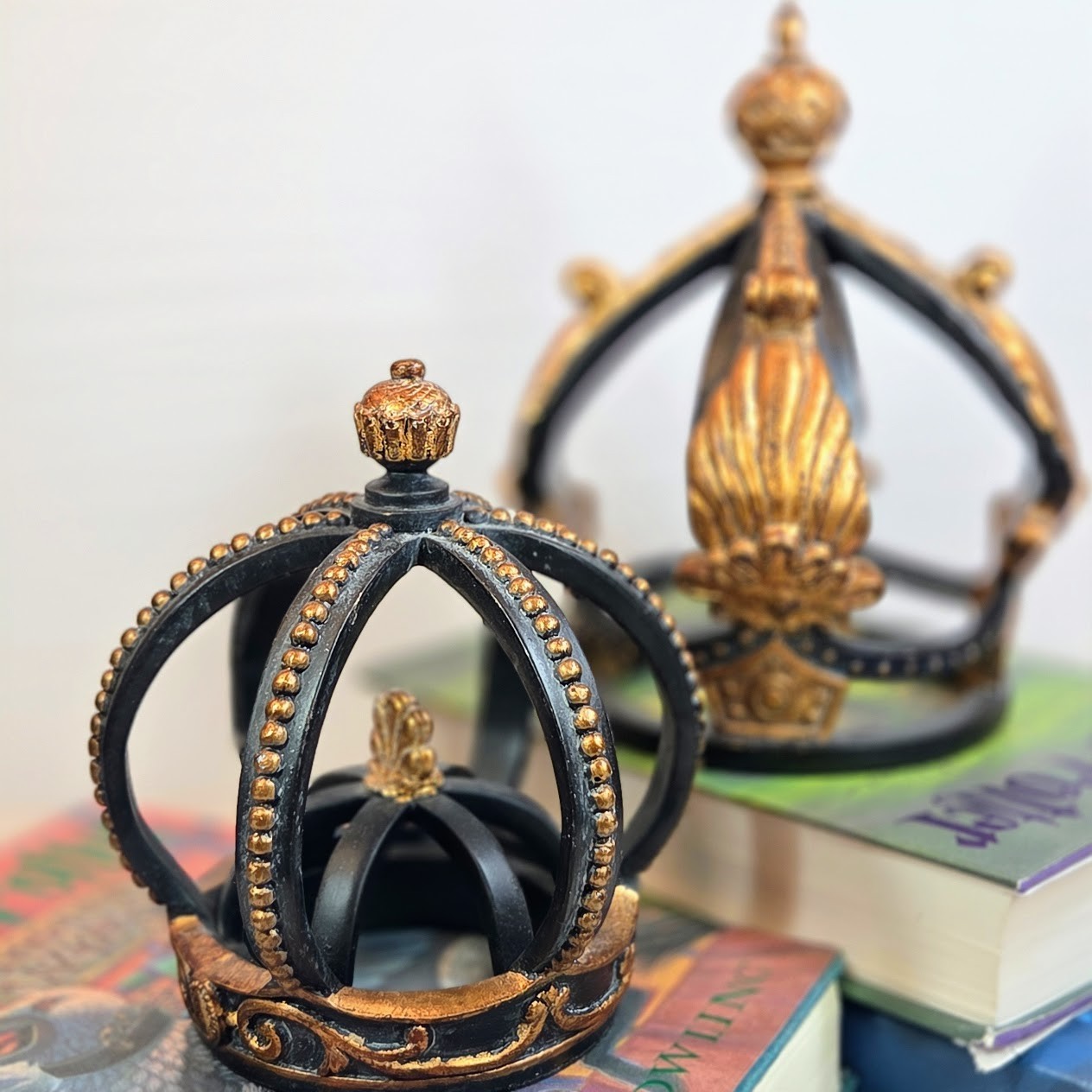Sterling Industries Set of 2 King Queen Crown Statues Table Decor Black Gold