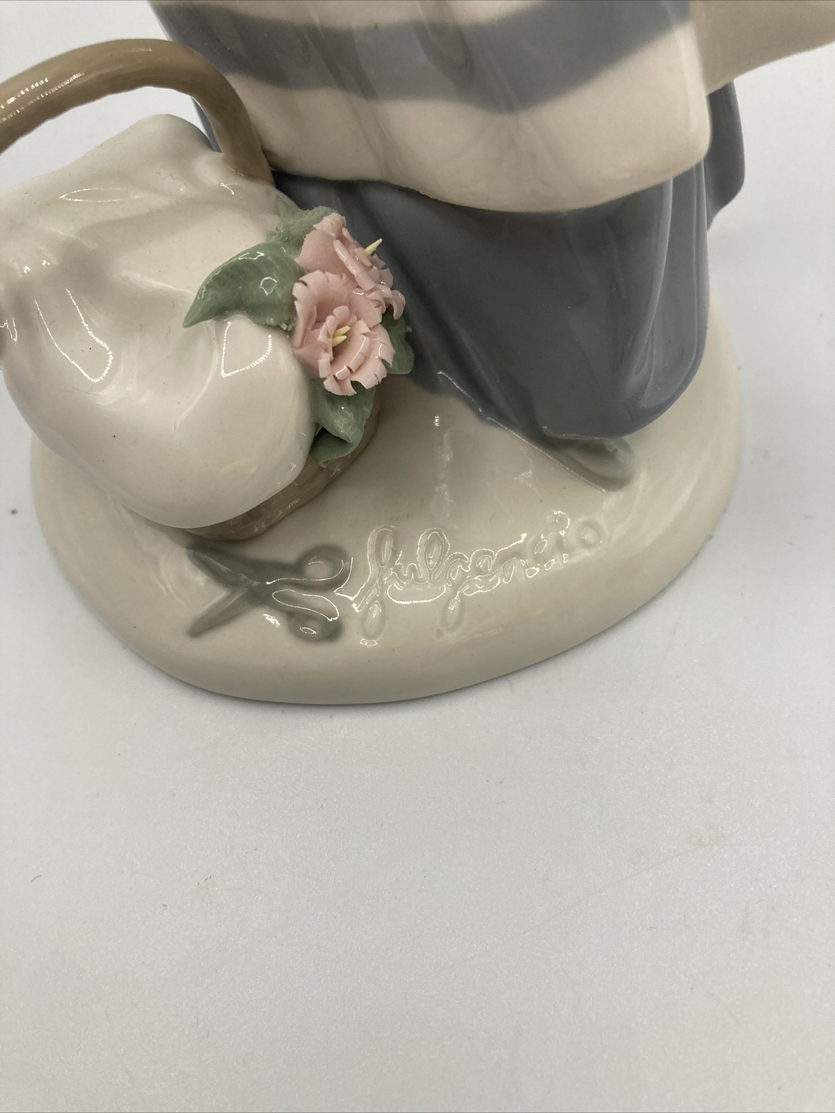Franklin Mint CECILIA THE CARNATION MAIDEN Lladro Artist Fulgencio Garcia Spain