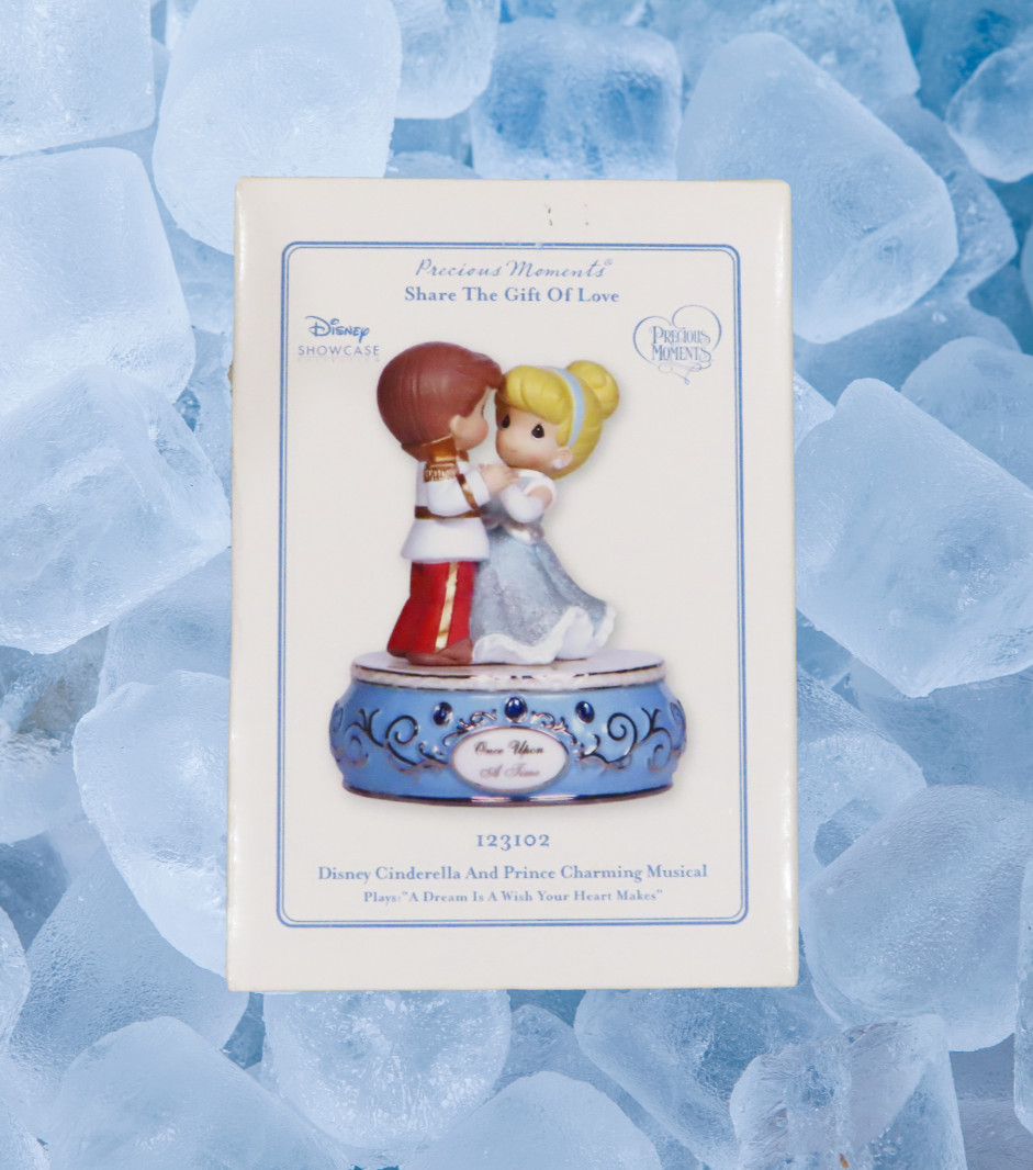 Precious Moments DISNEY Princess Cinderella A DREAM Music Figurine 123102
