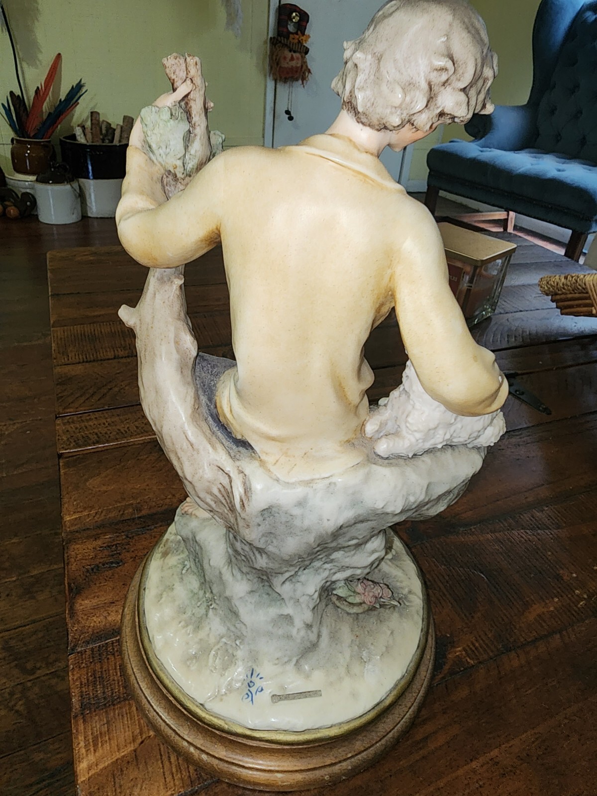 Giuseppe Armani Capodimonte 1982 Shepherd with Sheep 13″ Sculpure: MINT
