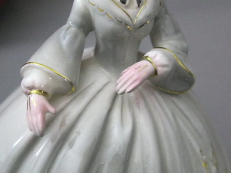 Josef Originals Southern Belle Series ‘Lucy Ann’ Figurine – Gray Dress Scarce