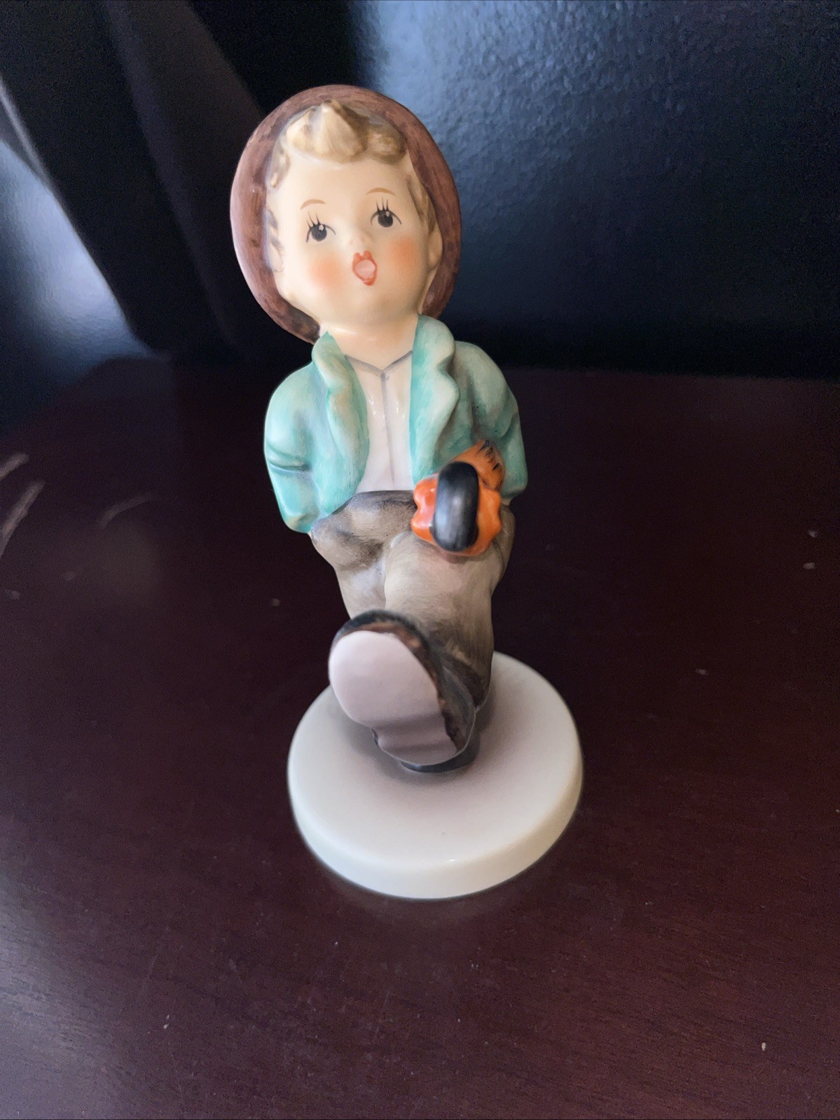Vtg Signed Hummel Goebel “Happy Traveler” Signed 109/0