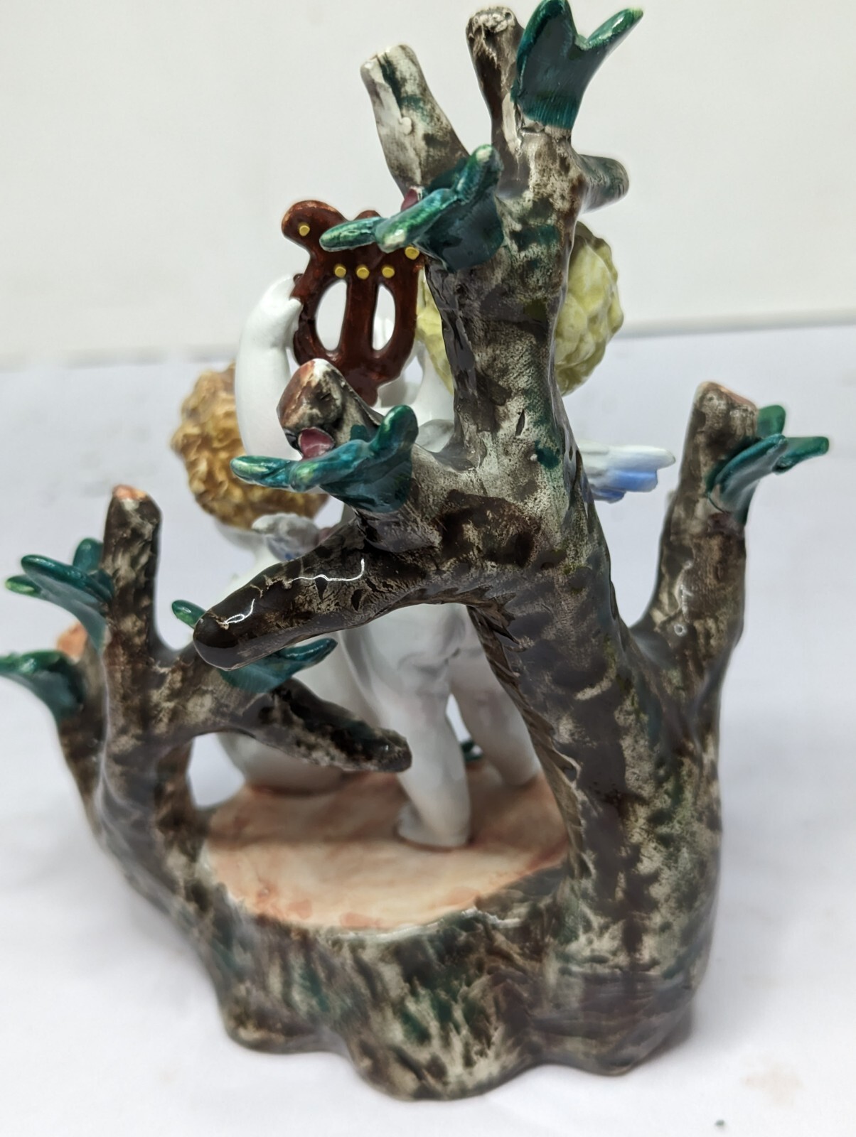 B ) Cute Vintage Porcelain Italian Hand Painted MUSICAL CUPIDS Figurine