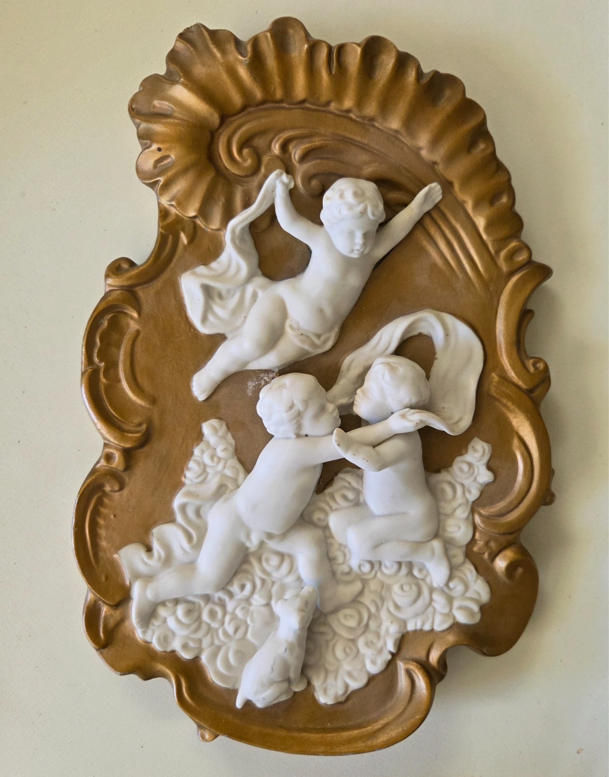 Vintage Cherub Putti Wall Plaque Hollywood Regency Gold White Chalkware Ceramic