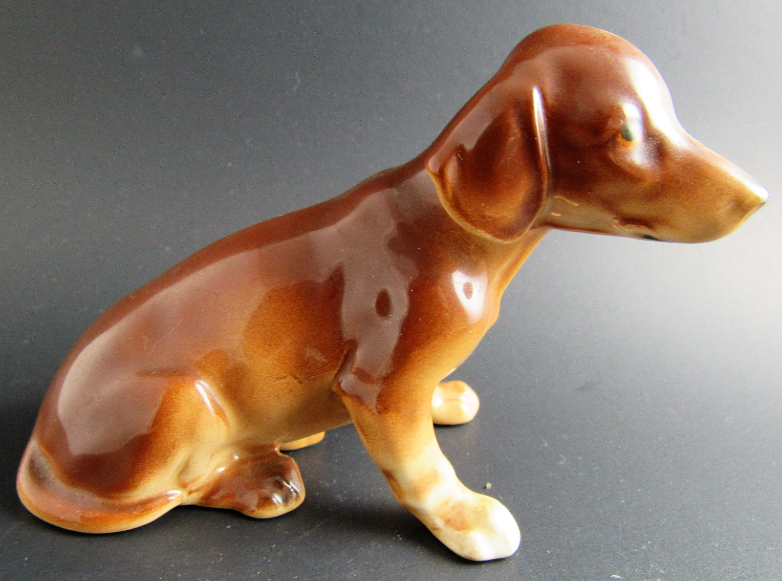 VINTAGE PORCELAIN DOG FIGURINE MARKED A230 MADE IN JAPAN (E27)