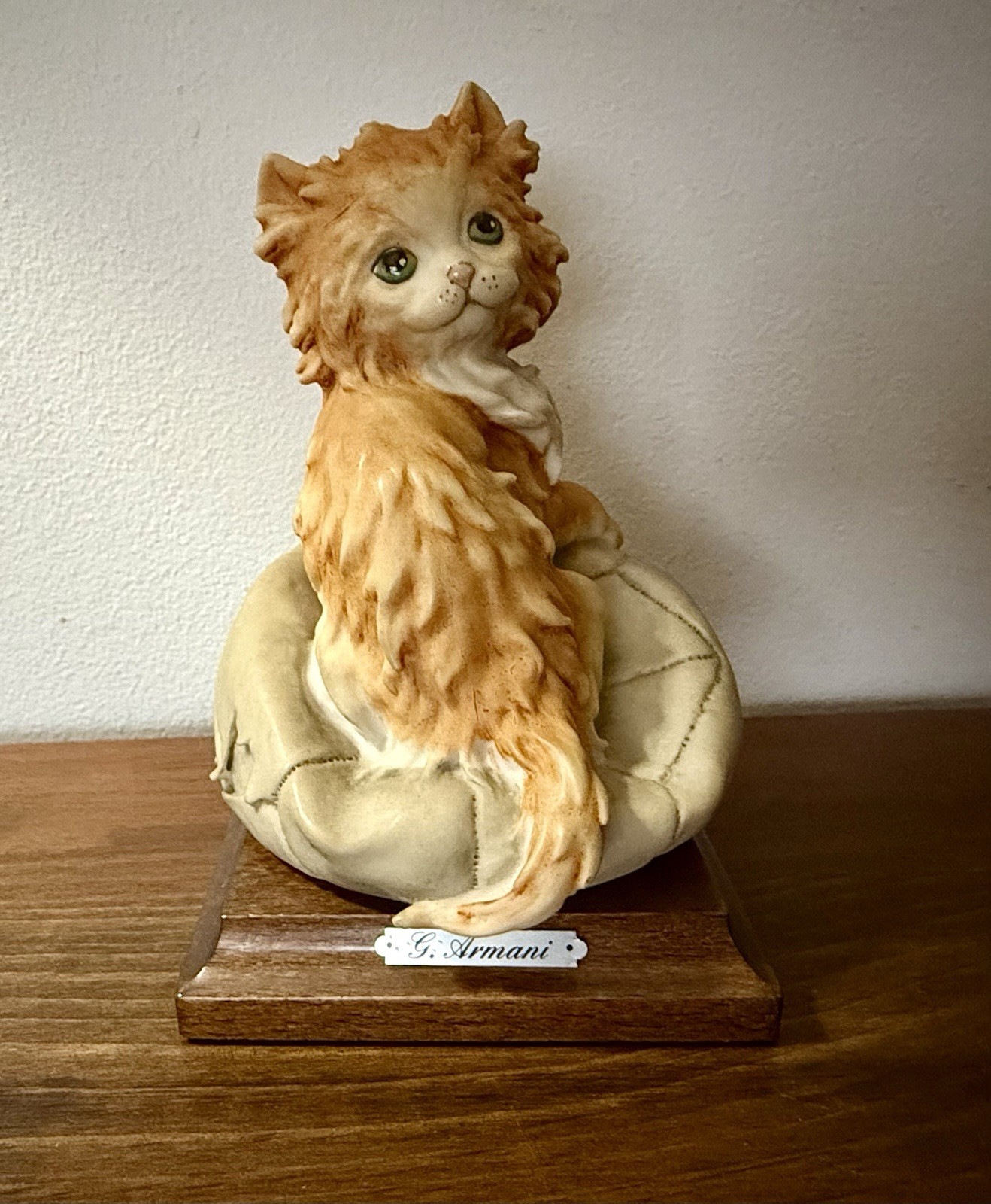 Giuseppe Armani Figurine Sculpture Cat Kitty Sitting On a Ball Florence VTG 1984