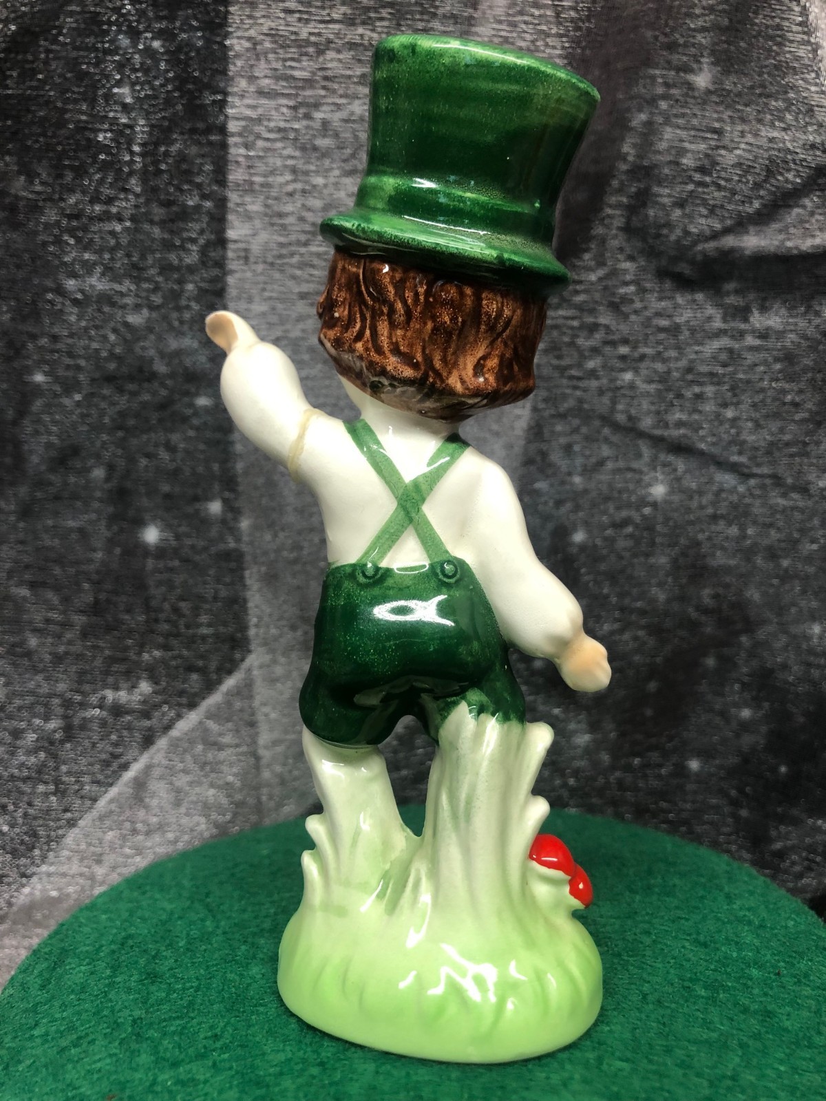 VTG LEFTON St Patrick’s Day Irish Girl Boy Figurine Leprechaun Dancing Kissing 2