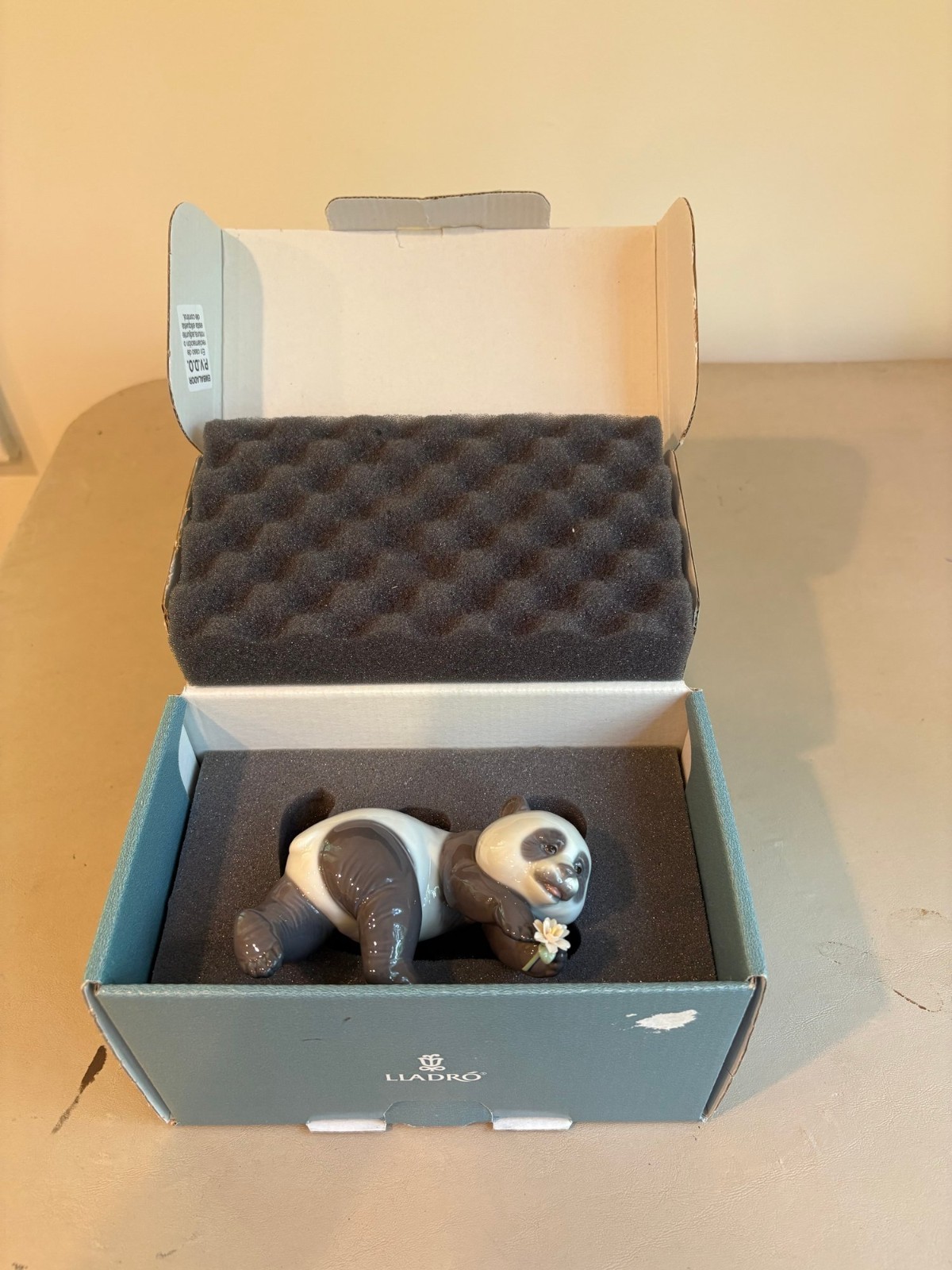 LLADRO PORCELAIN FIGURINE A JOYFUL PANDA NEW IN BOX alegre P1