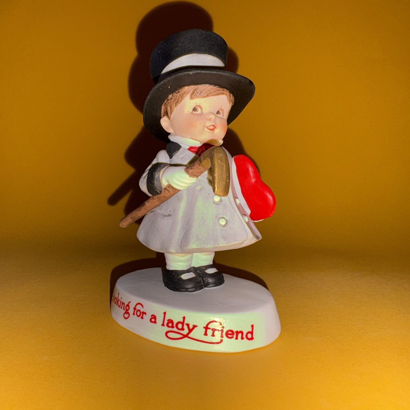 ❤️‍🔥 CUTE Looking for a lady friend (wink!) Vintage Figurine 80s Valentines Day