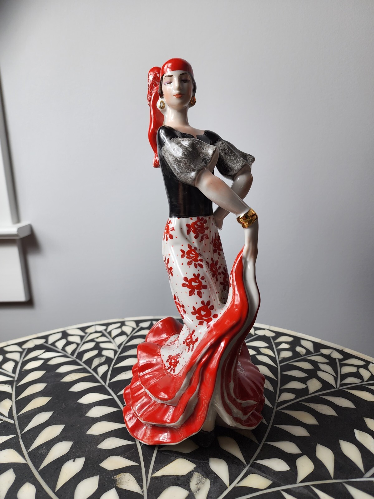 GYPSY DANCER UKRAINIAN PORCELAIN FIGURINE (STAMPED)-(ORIGINAL) RARE TO FIND!
