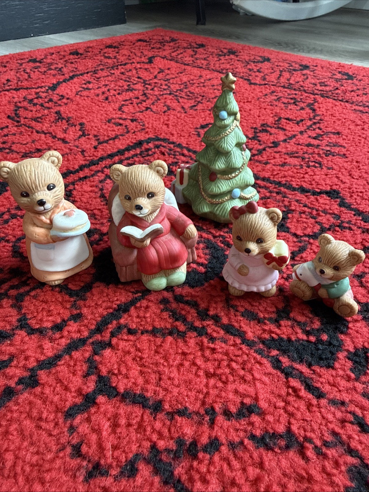 Vintage Homeco Christmas Bear Family 4 And Tree Set #5302