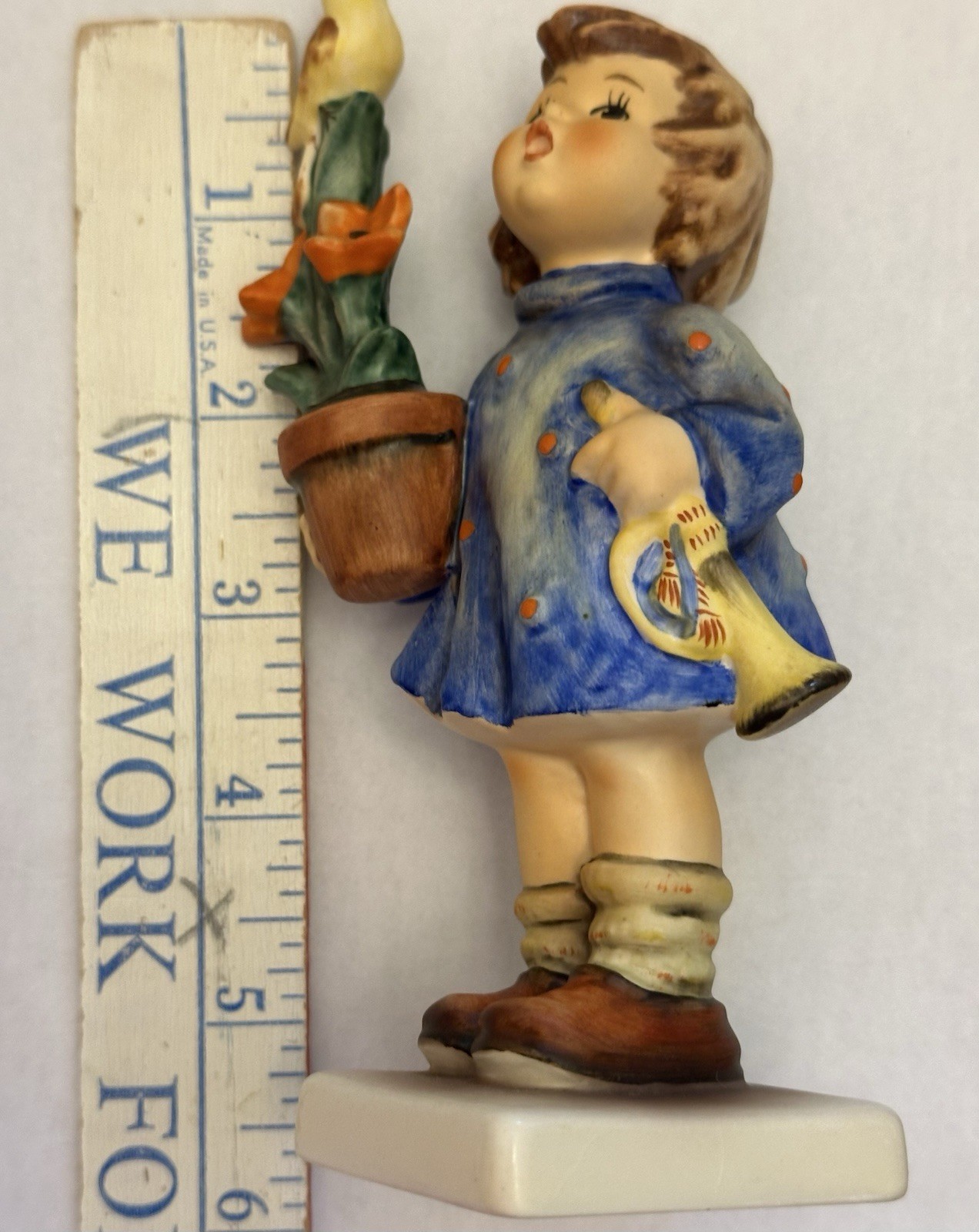 1971 Hummel 5.5” W Germany W Goebel Figurine Girl Holding Flower 17/0
