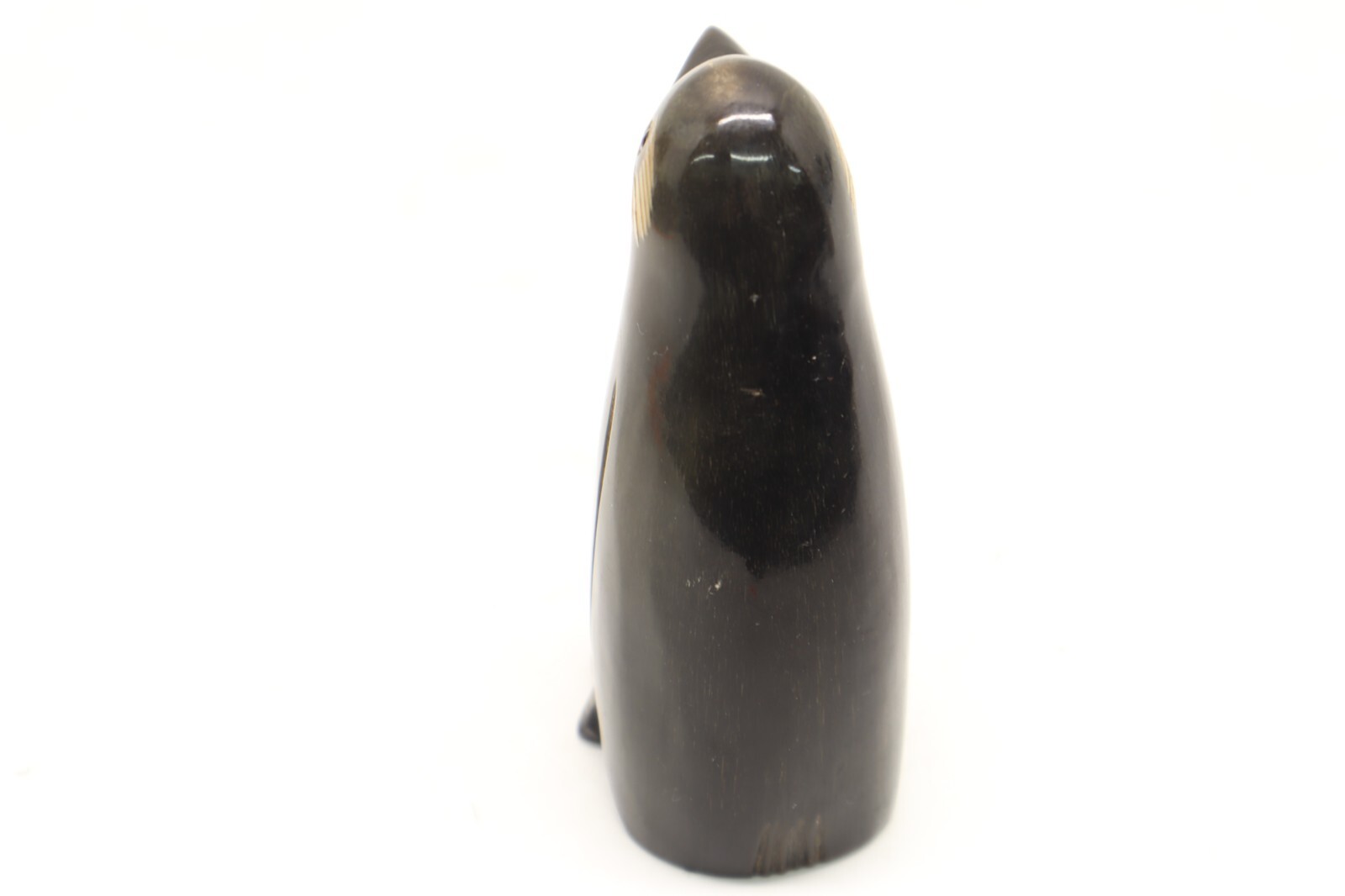 HAND CARVED PENGUIN | WATER BUFFALO HORN | 3.5″ x 2″ x 1.5″ #23